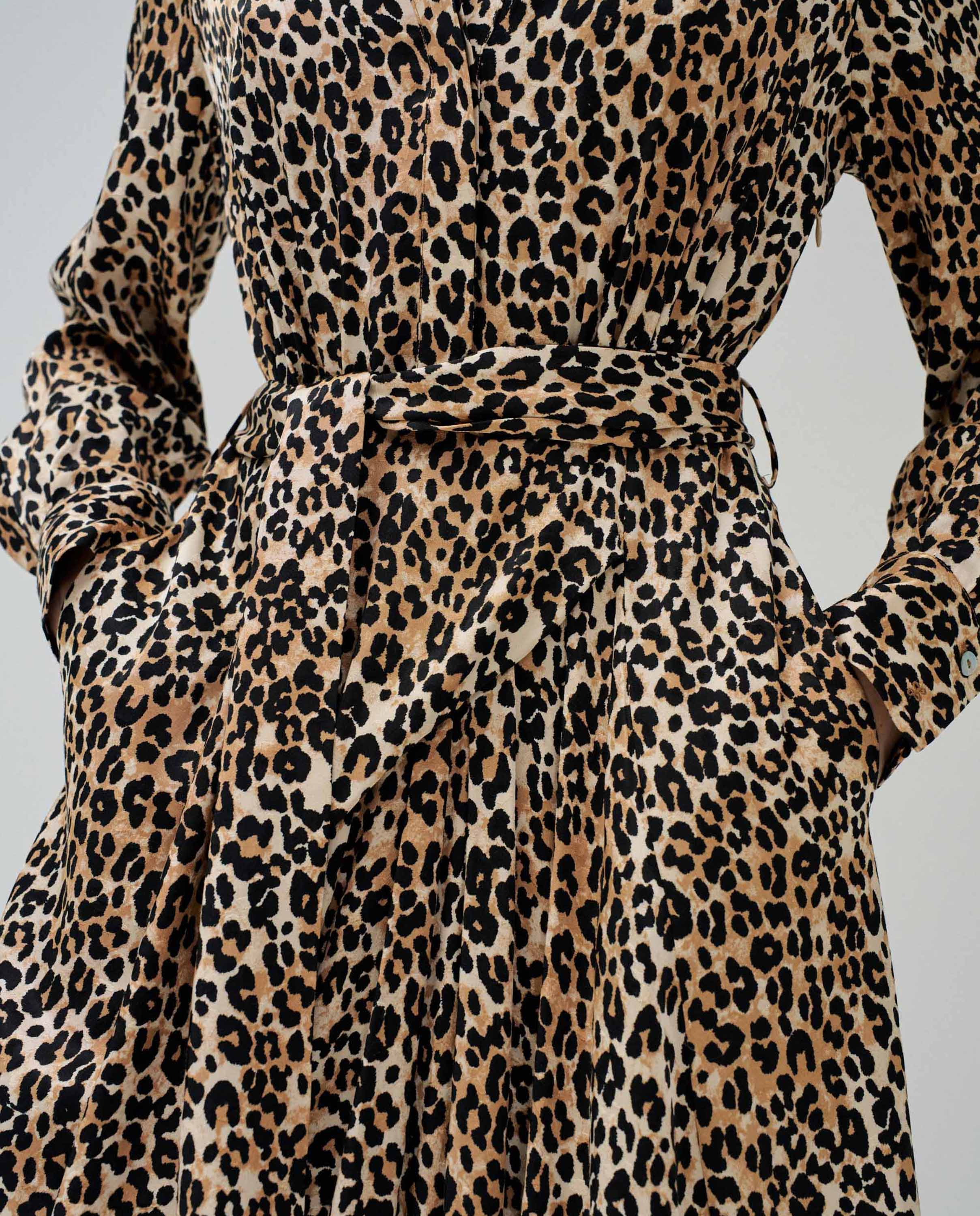Robe chemise à imprimé animalier en perles sombres Robes Salsa Jeans