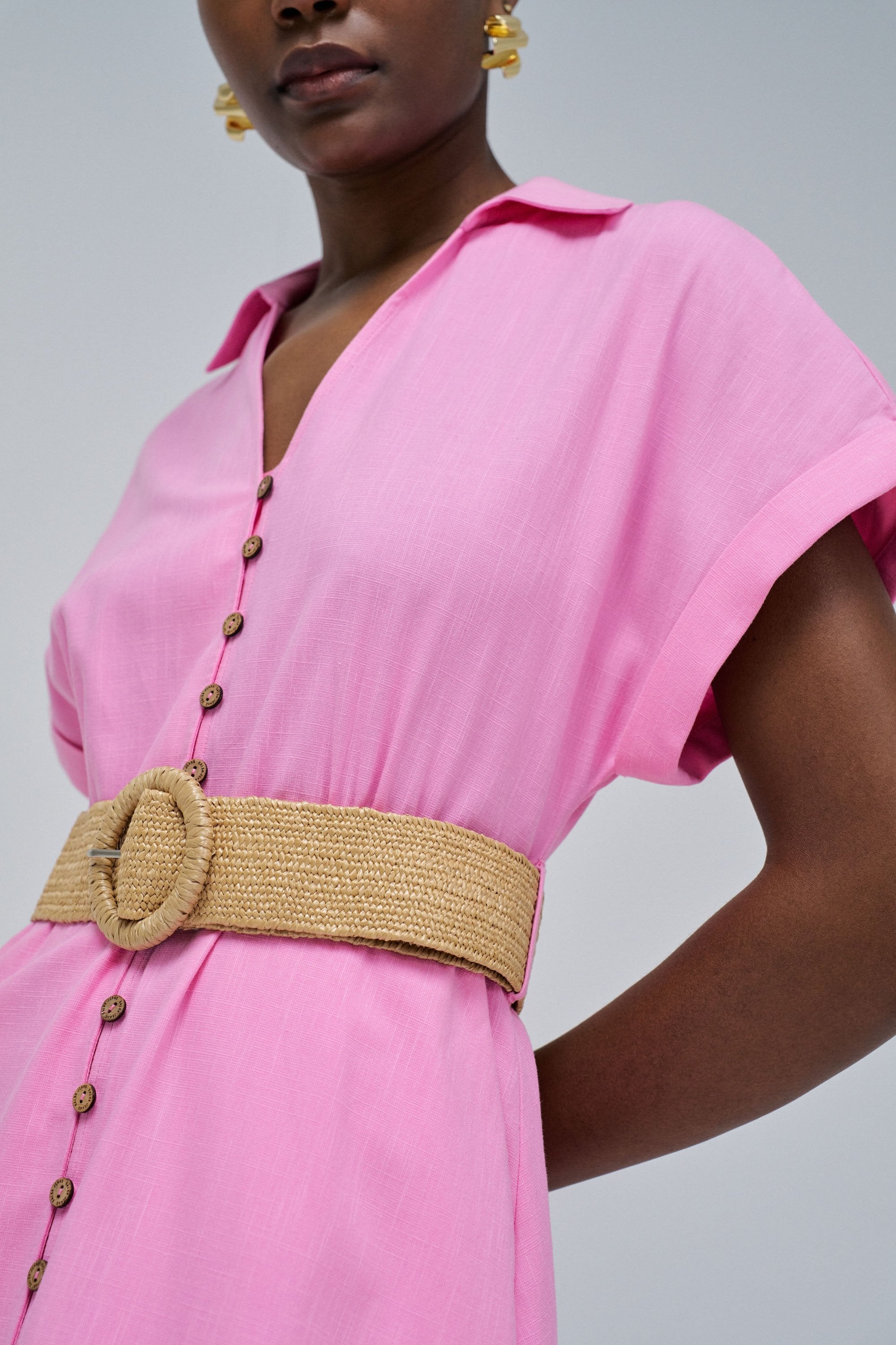 Robe en lin avec ceinture boutonnée à l'avant en rose moyen Robes Salsa Jeans