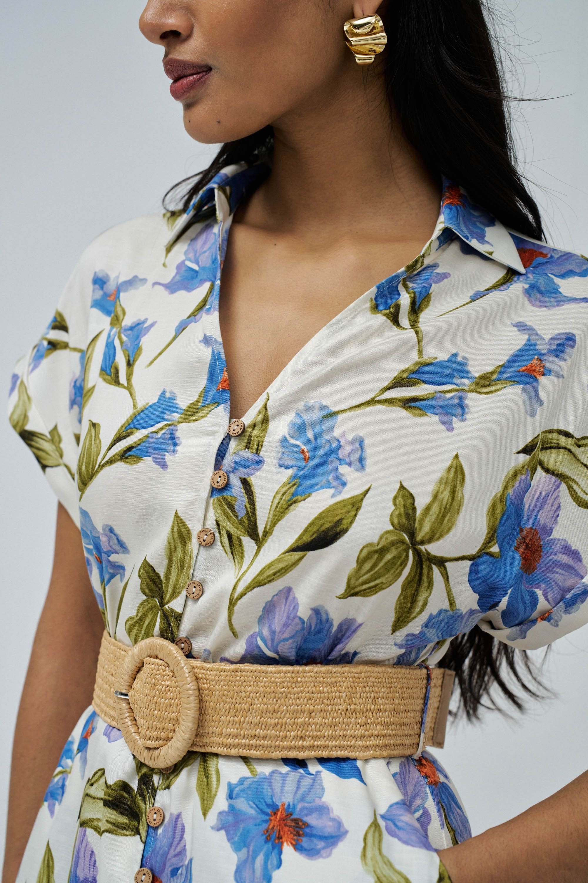 Robe en lin avec ceinture boutonnée à l'avant en bleu moyen V1 Robes Salsa Jeans