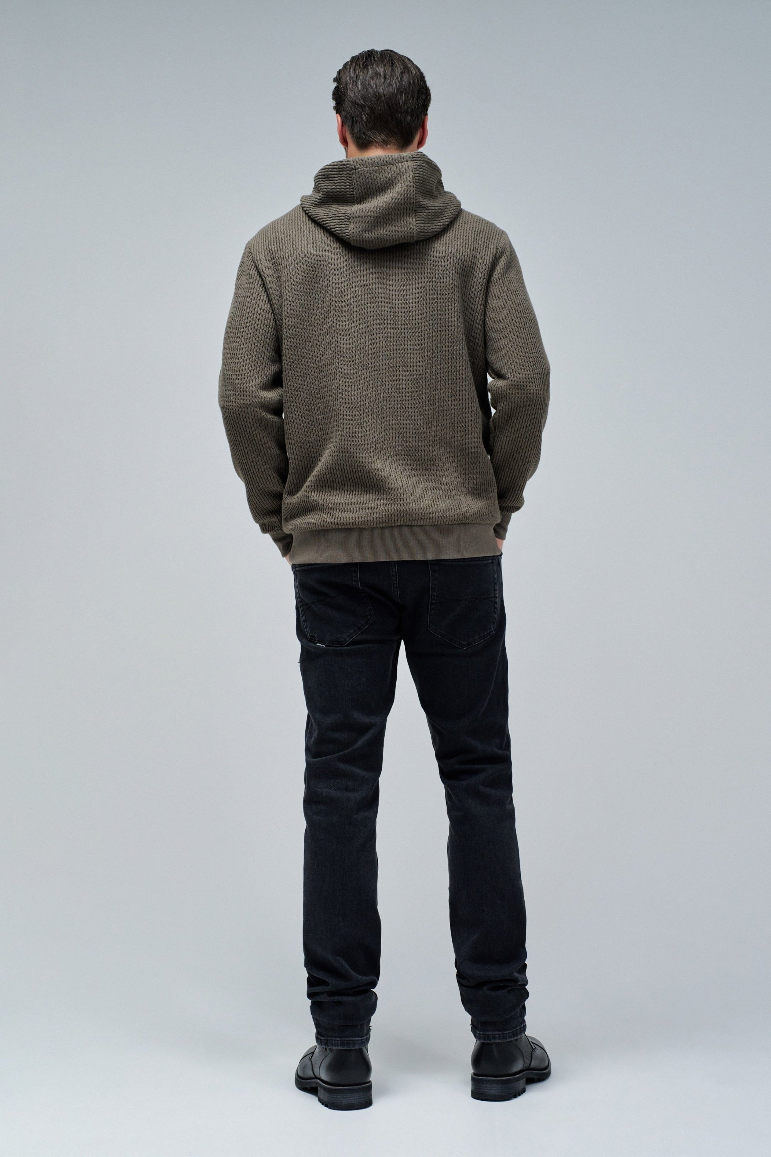 Hoodie texturé W/ Logo Patch en vert foncé