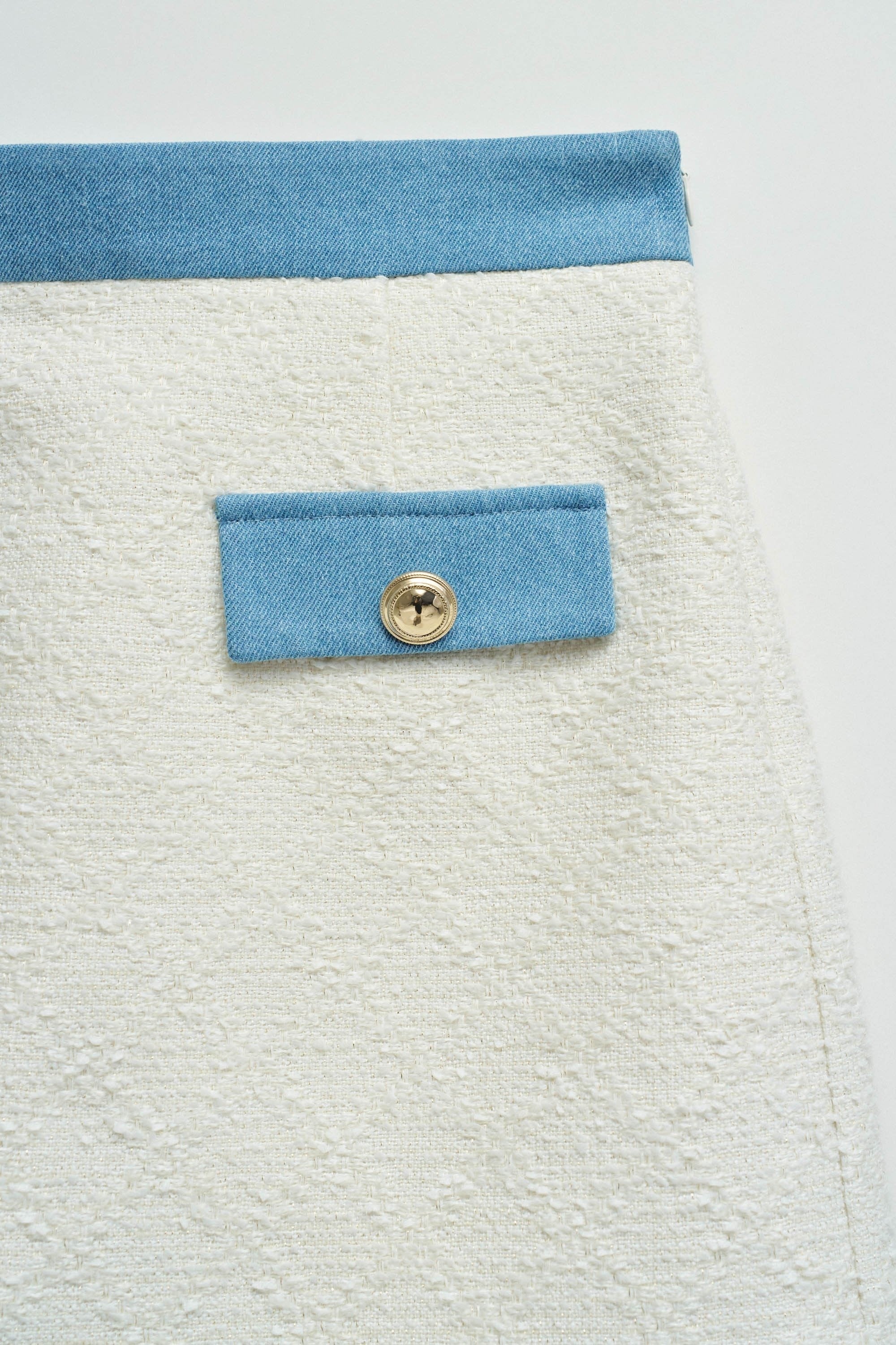 Jupe-short en tweed avec ceinture en denim, couleur beige clair