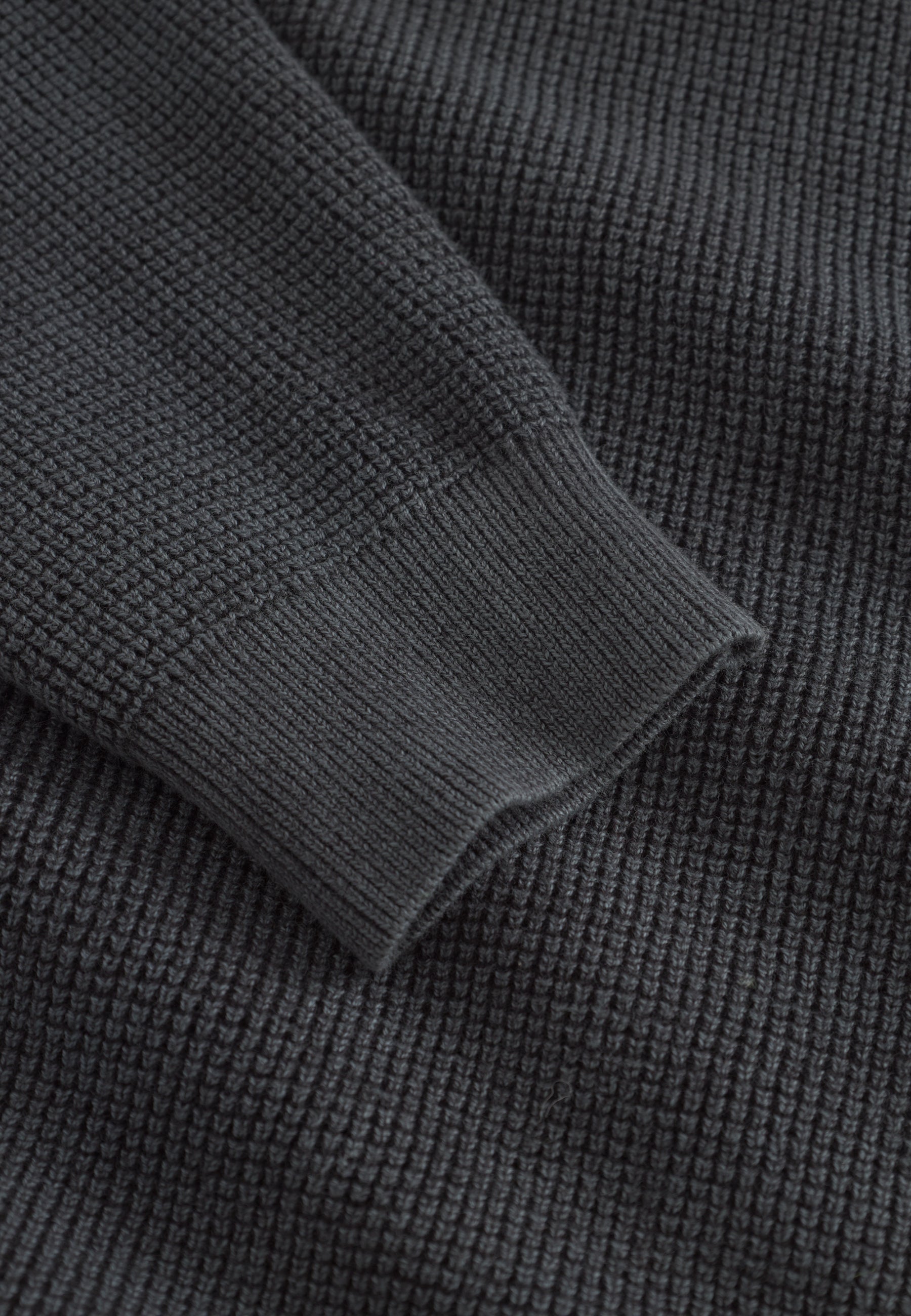 Roundneck Washed in Anthracite Pull-over Colours and Sons