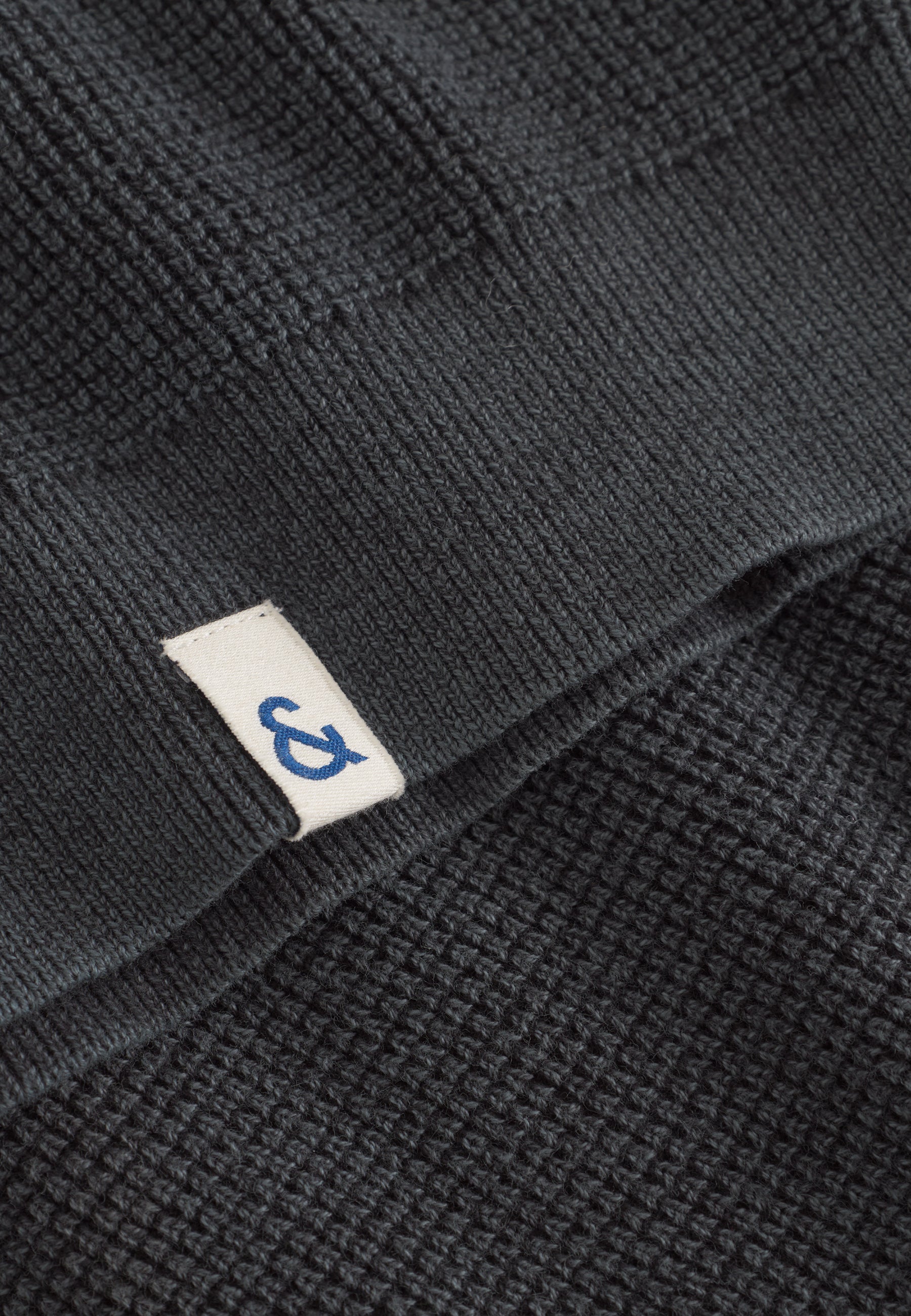 Roundneck Washed in Anthracite Pull-over Colours and Sons