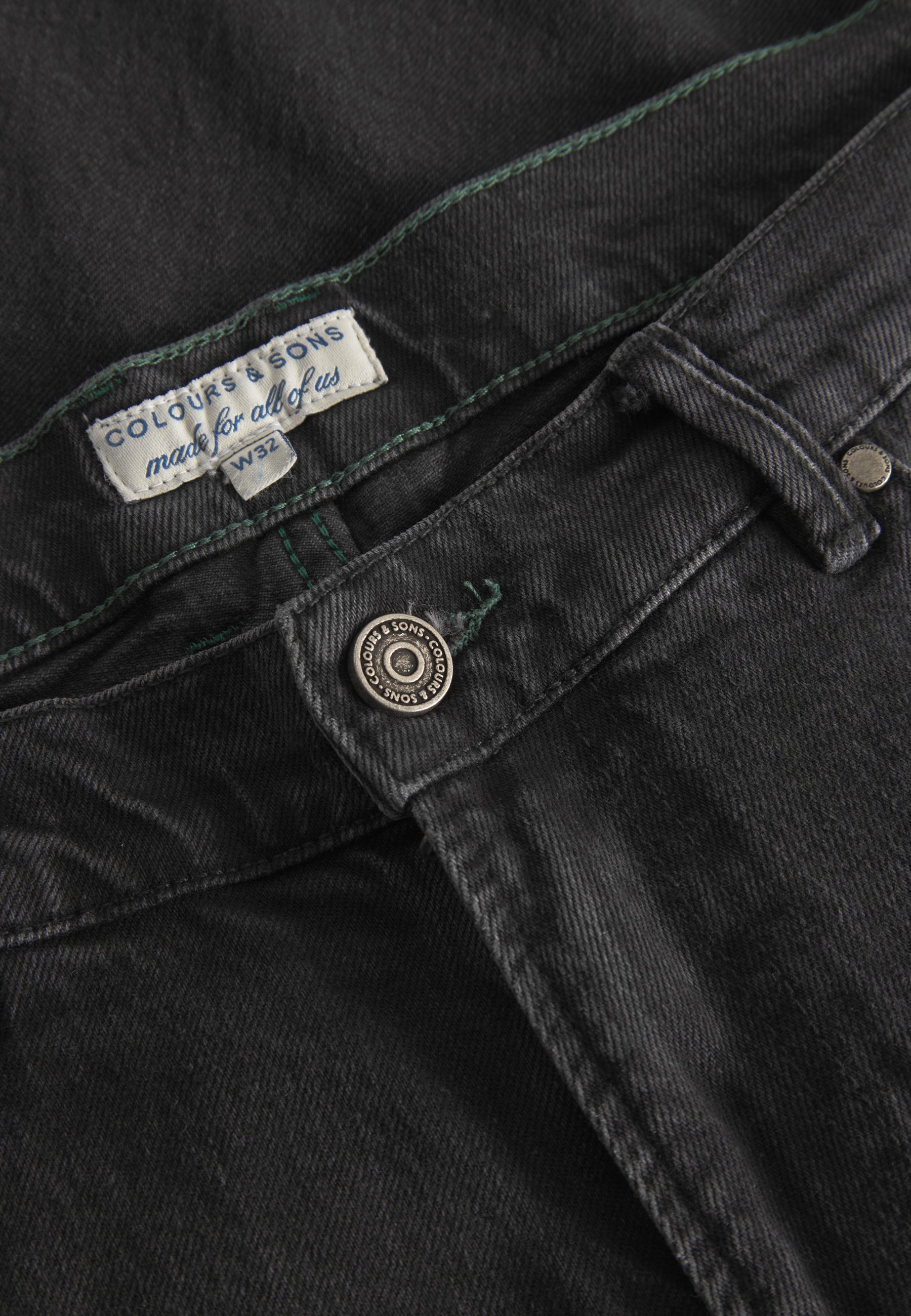 Denim Cropped en jeans noir délavé Colours and Sons