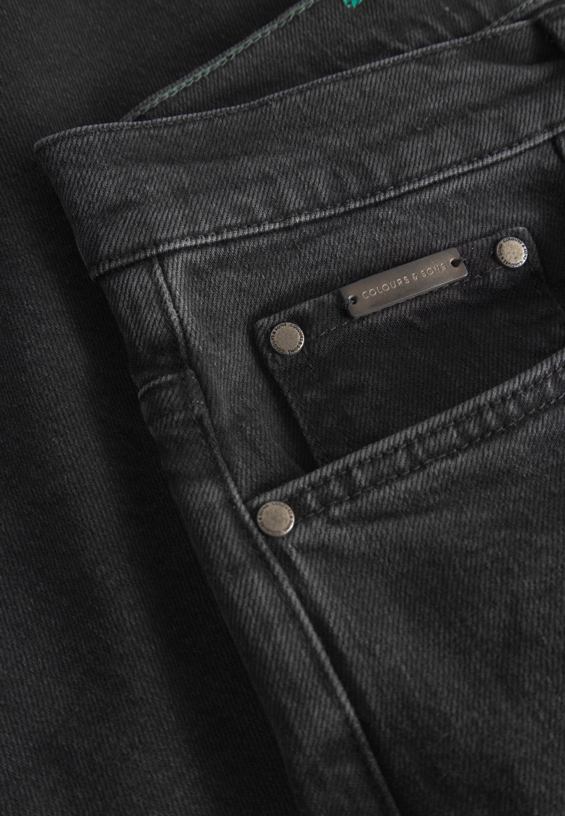 Denim Cropped en jeans noir délavé Colours and Sons