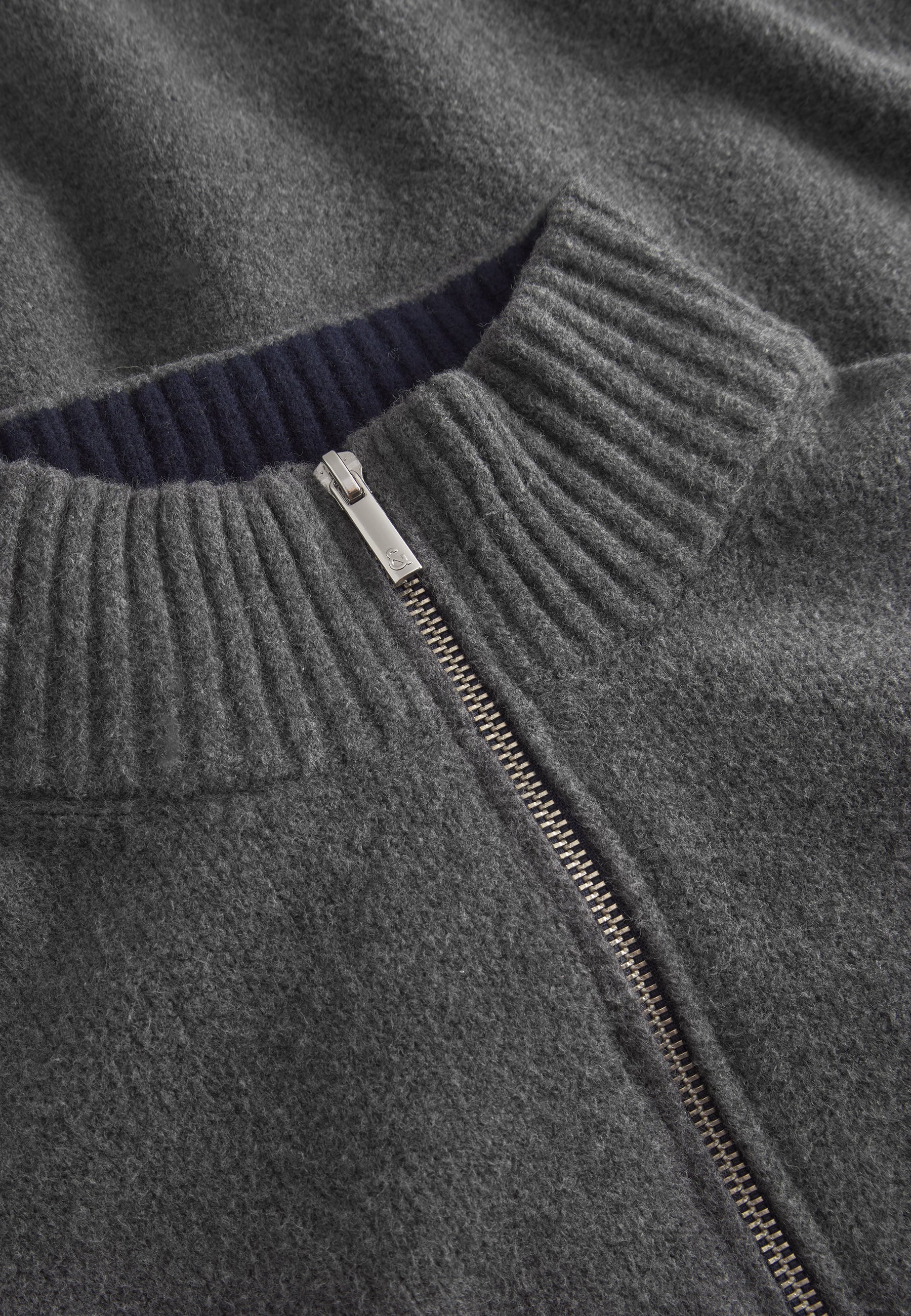 Pull en laine Mock-Zip Touch in Stone Colours and Sons