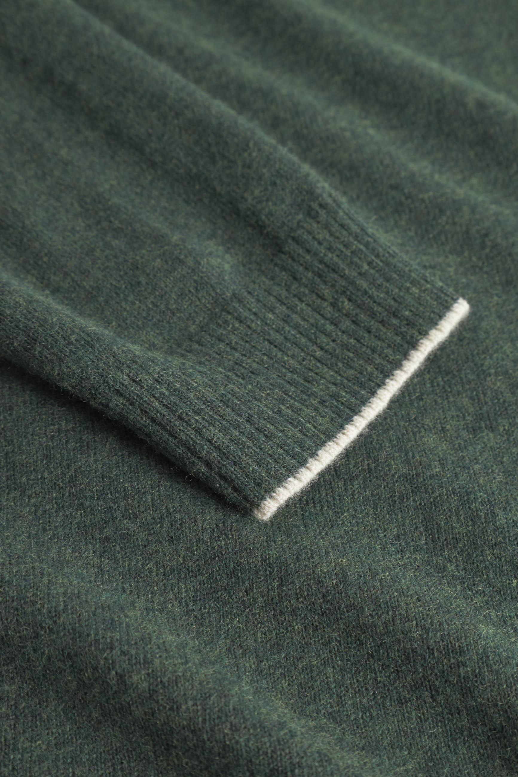 Roundneck Merino Blend en pull Yucca Colours and Sons