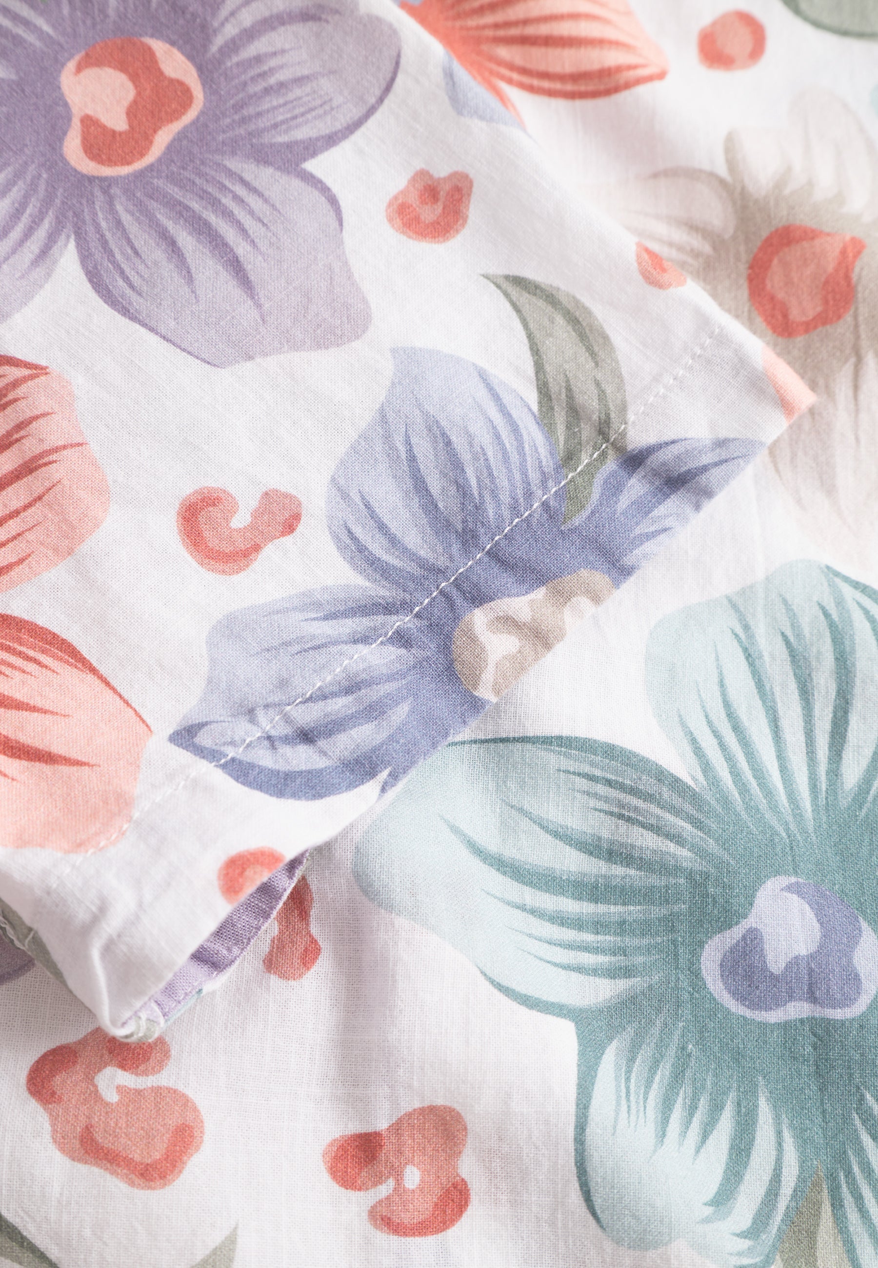 Shirt-Printed in White Flowers Chemises Colours and Sons