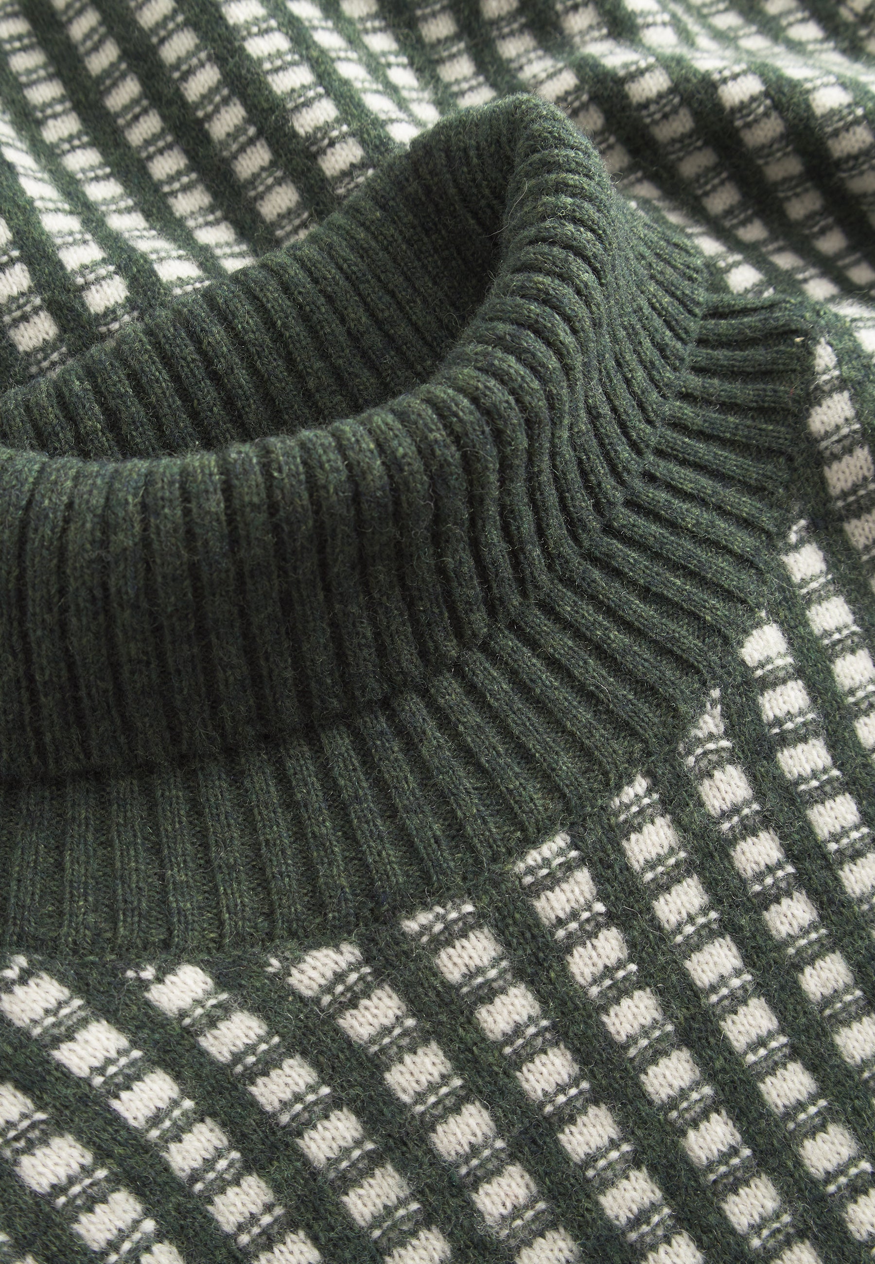 Pullover Turtleneck Two Tone Intarsia en yucca-offwhite Colours and Sons