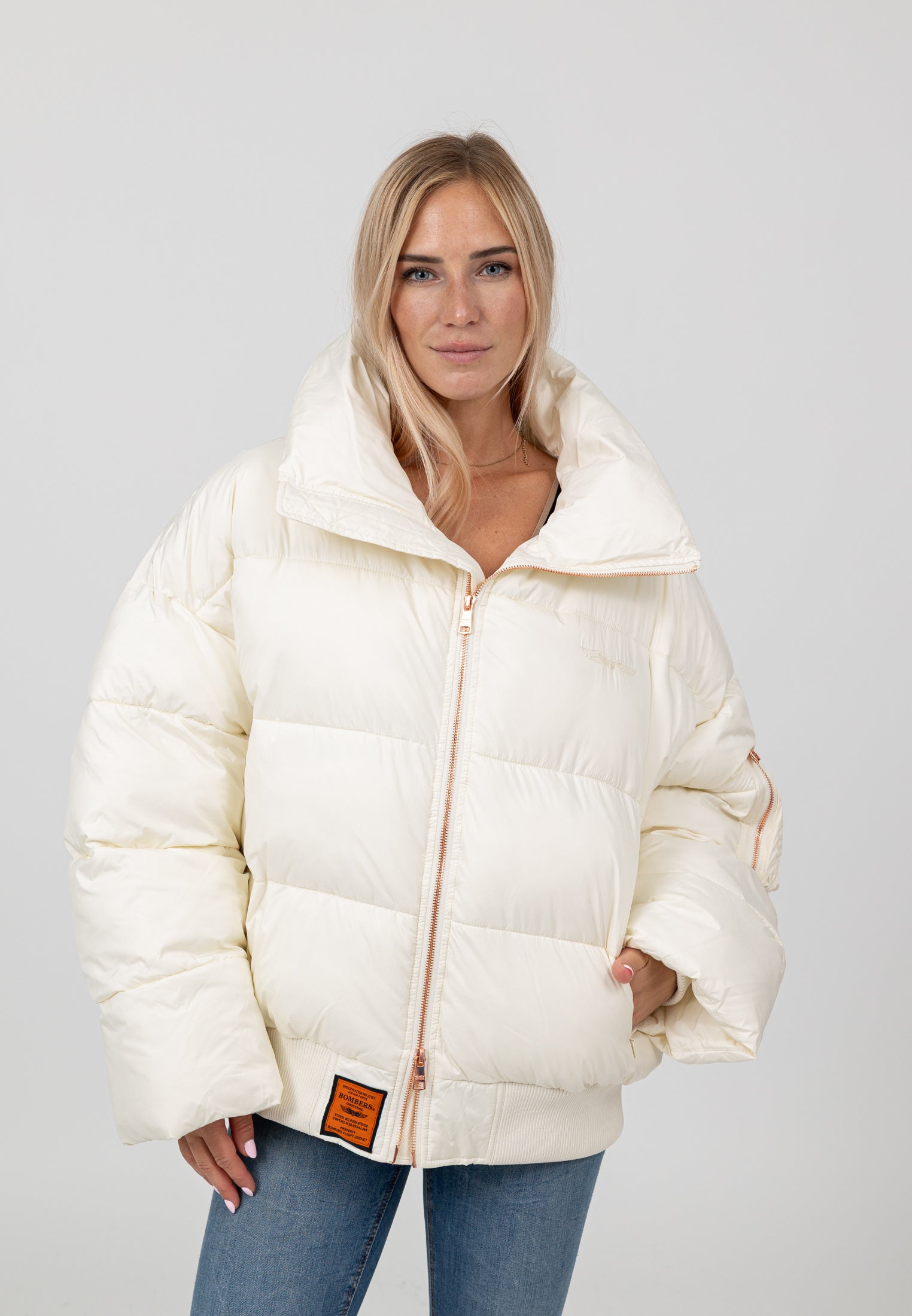 Hill-W in White Vestes Bombers Original