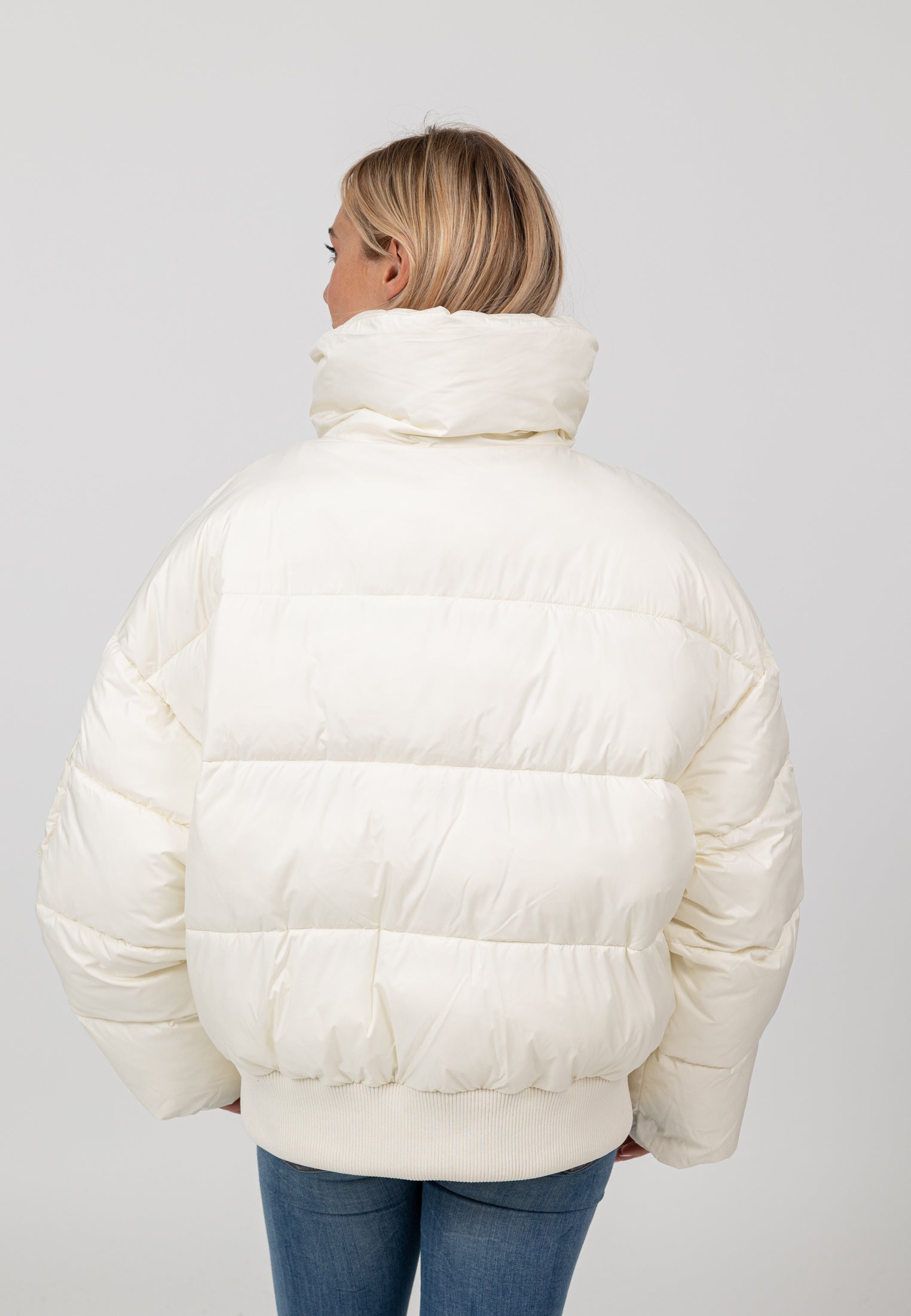 Hill-W in White Vestes Bombers Original