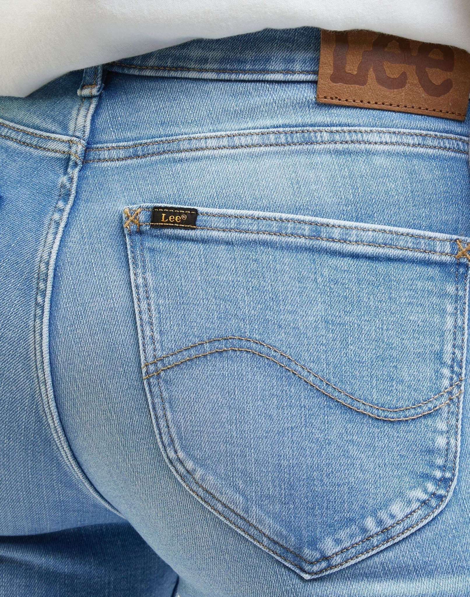 Marion Straight en jeans Rushing In Light Lee