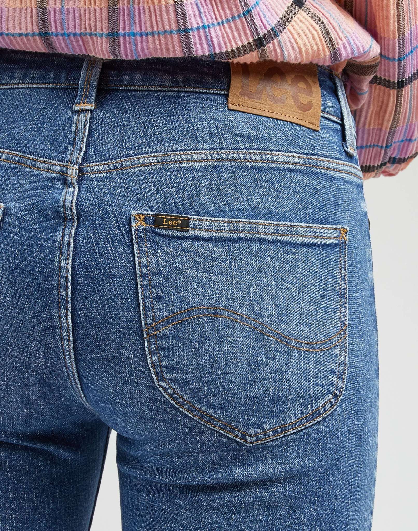 Elly en jeans Feels Like Indigo Lee