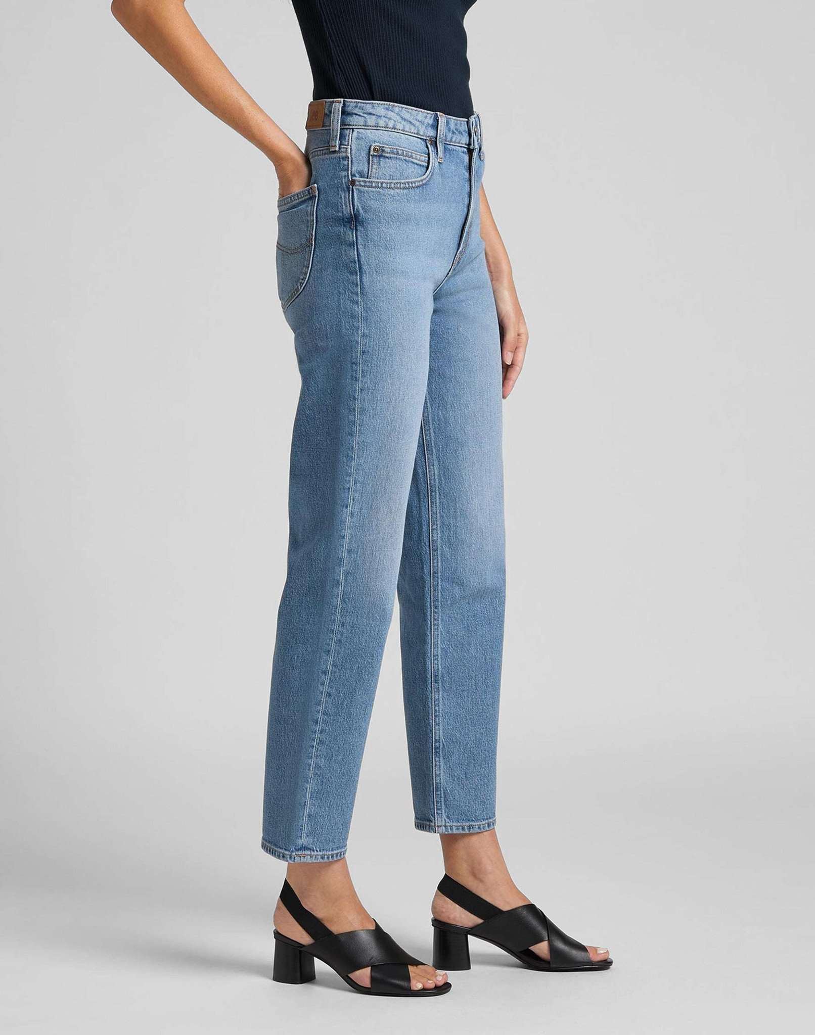 Carol en jeans Mid Soho Lee