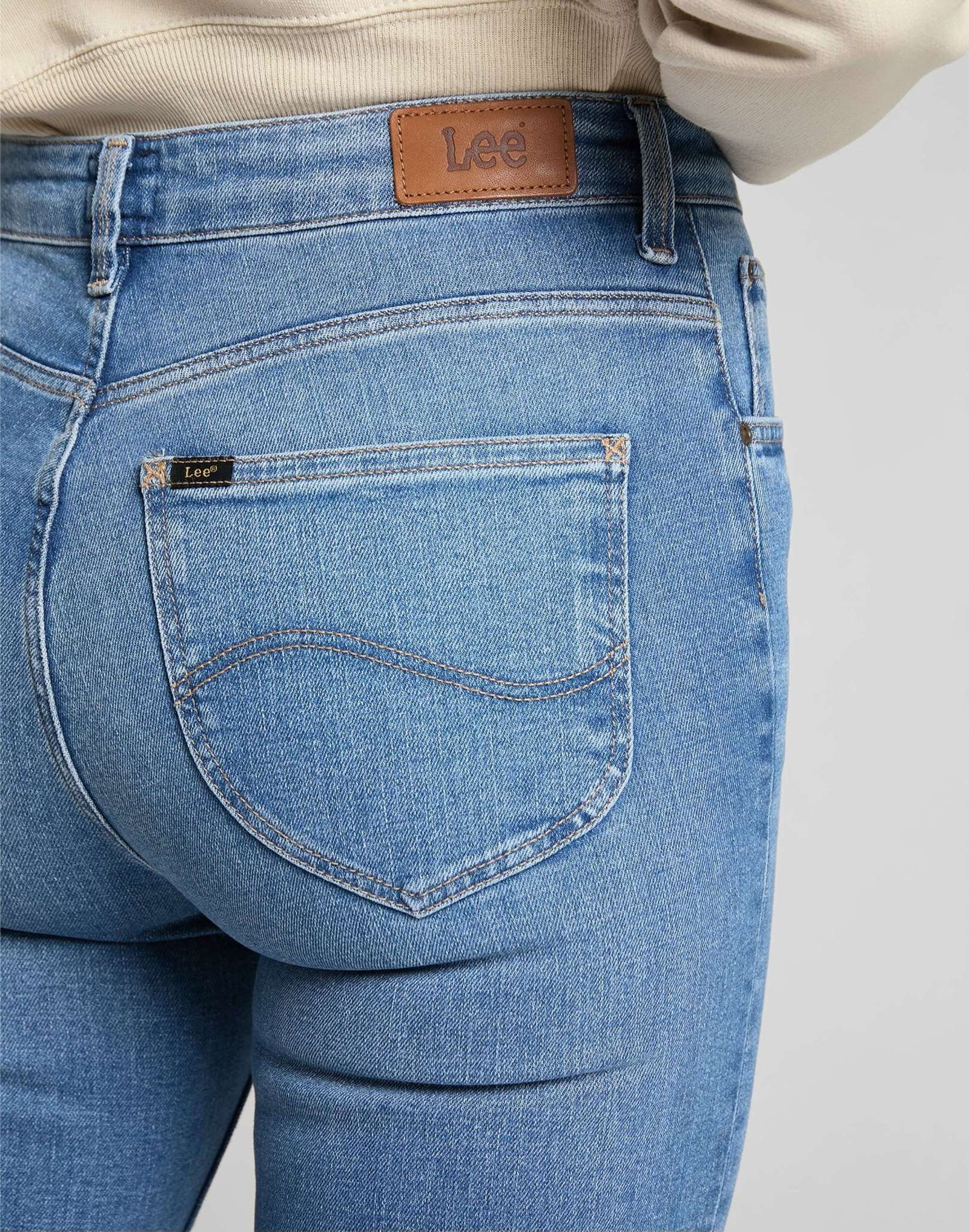 Breese en jeans jade Lee