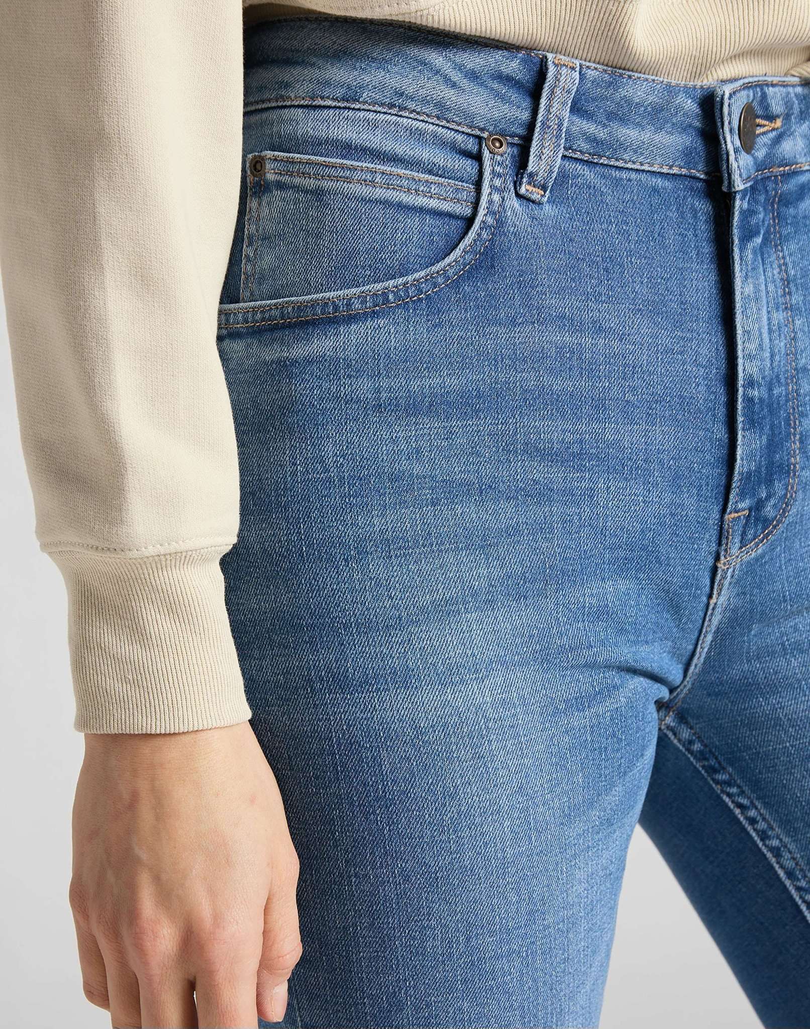 Breese en jeans jade Lee