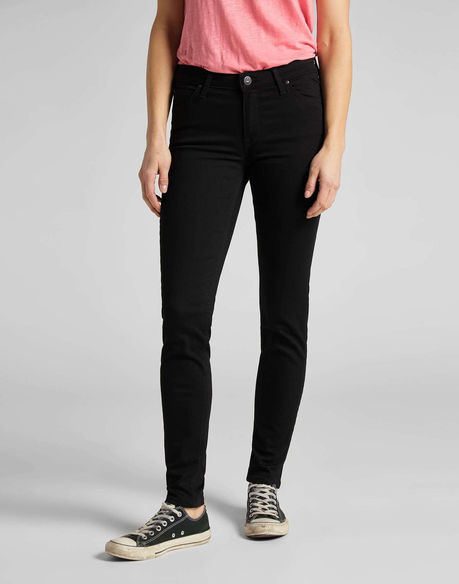 Scarlett en jean noir rincé Lee