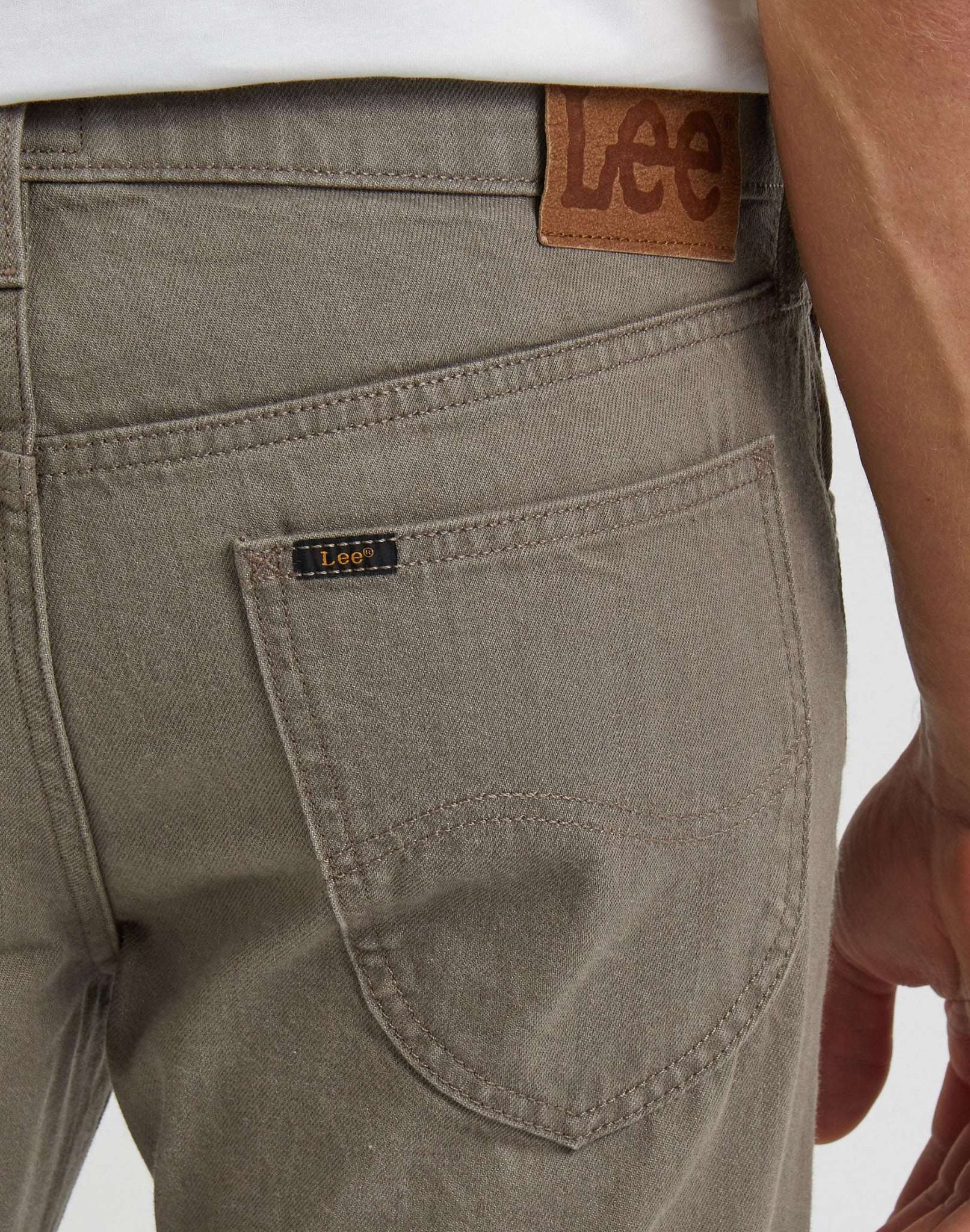 Daren Zip Fly Low Stretch in Pantalon Mushroom Lee