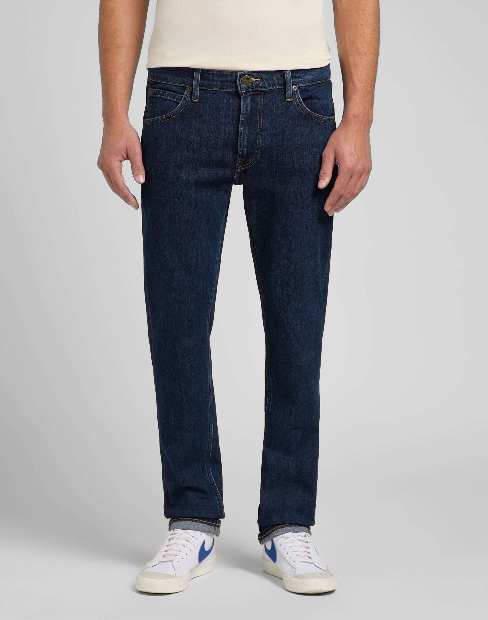 Daren Zip Fly Low Stretch en Deep Dark Stone Jeans Lee