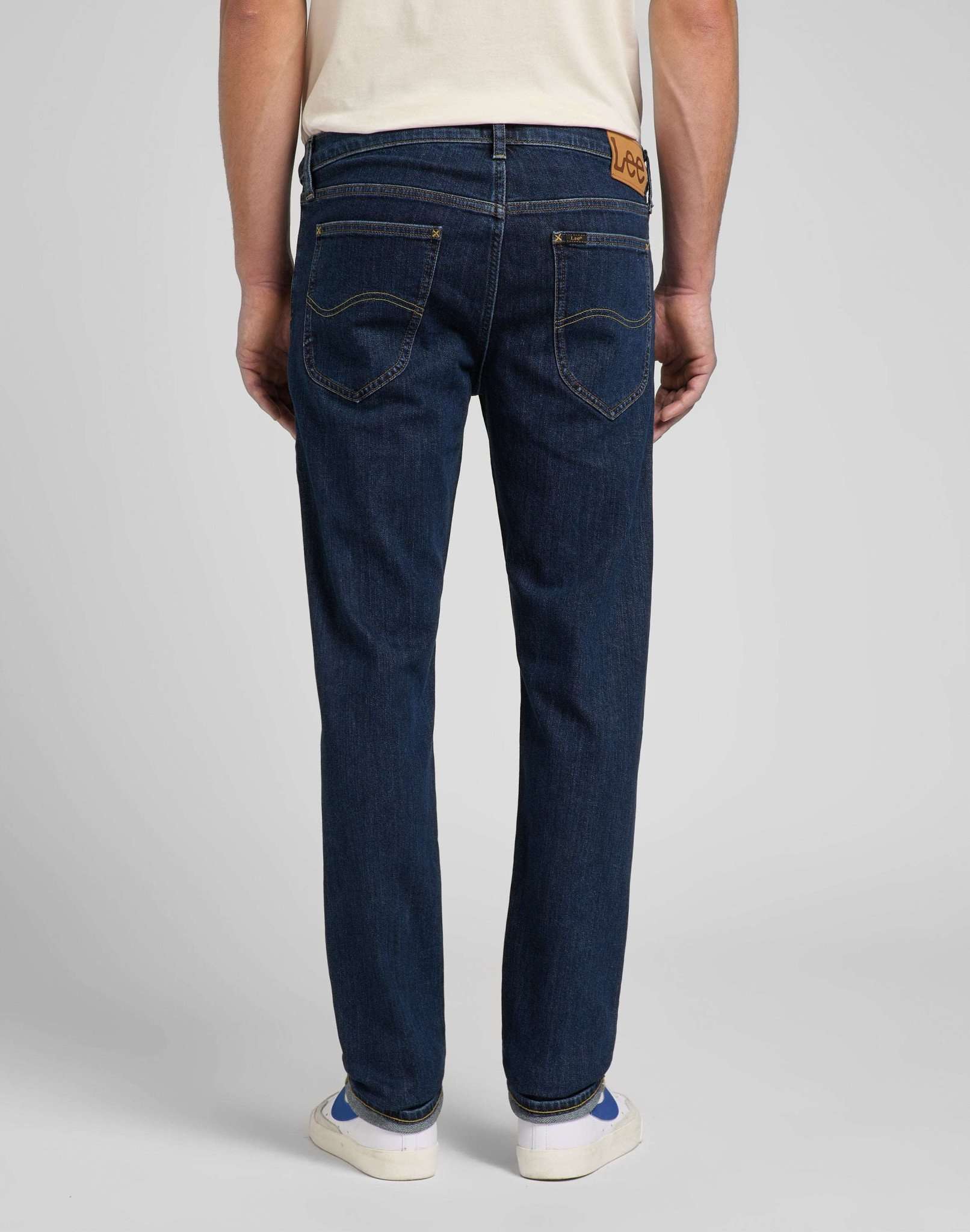 Daren Zip Fly Low Stretch en Deep Dark Stone Jeans Lee