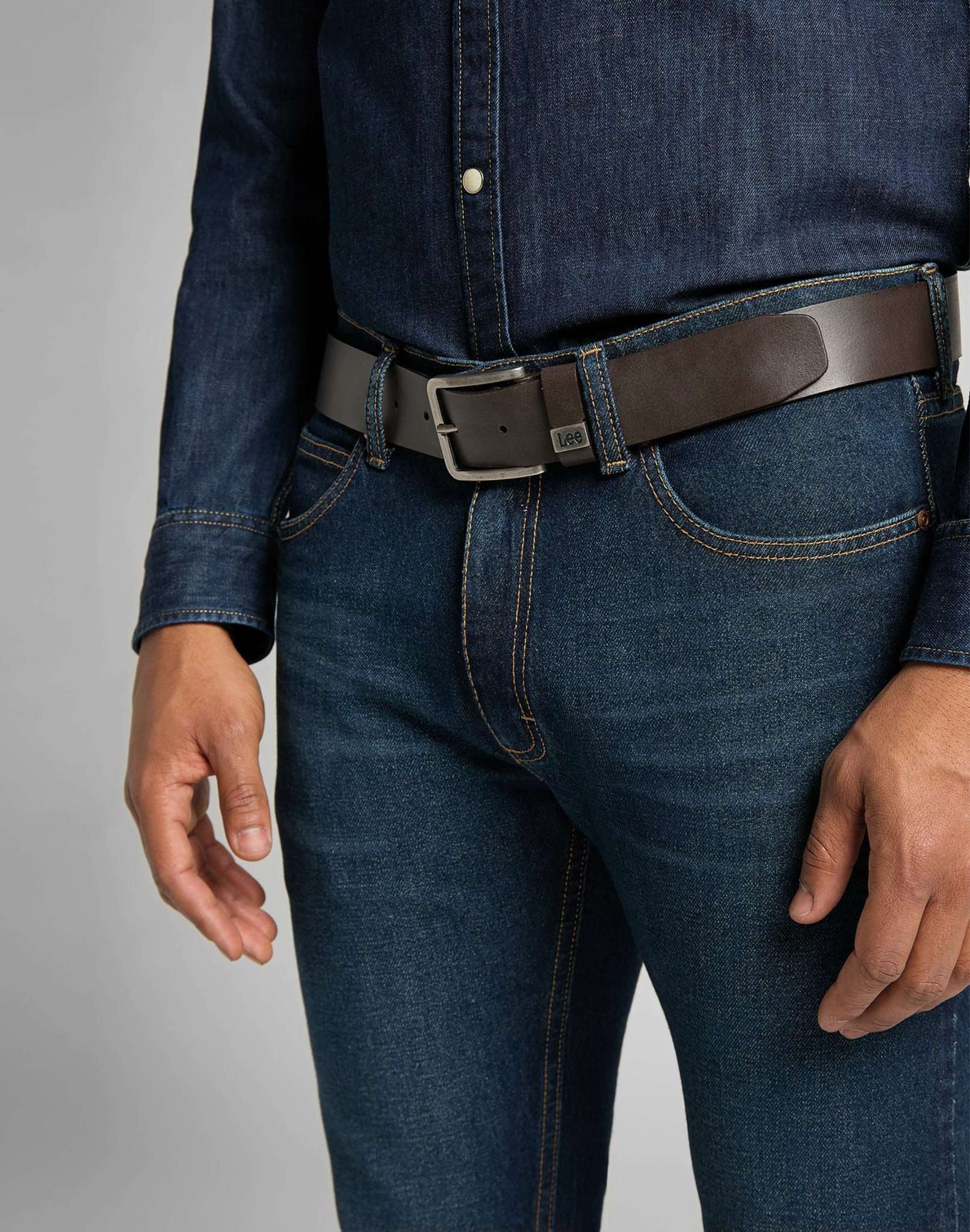 Small Logo Belt in Dark Brown Ceinture Lee