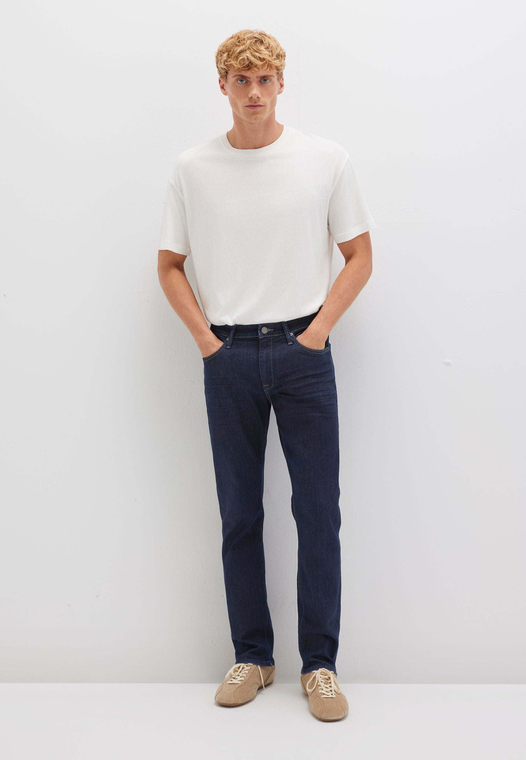 Marcus in Rinse Comfort Jeans Mavi
