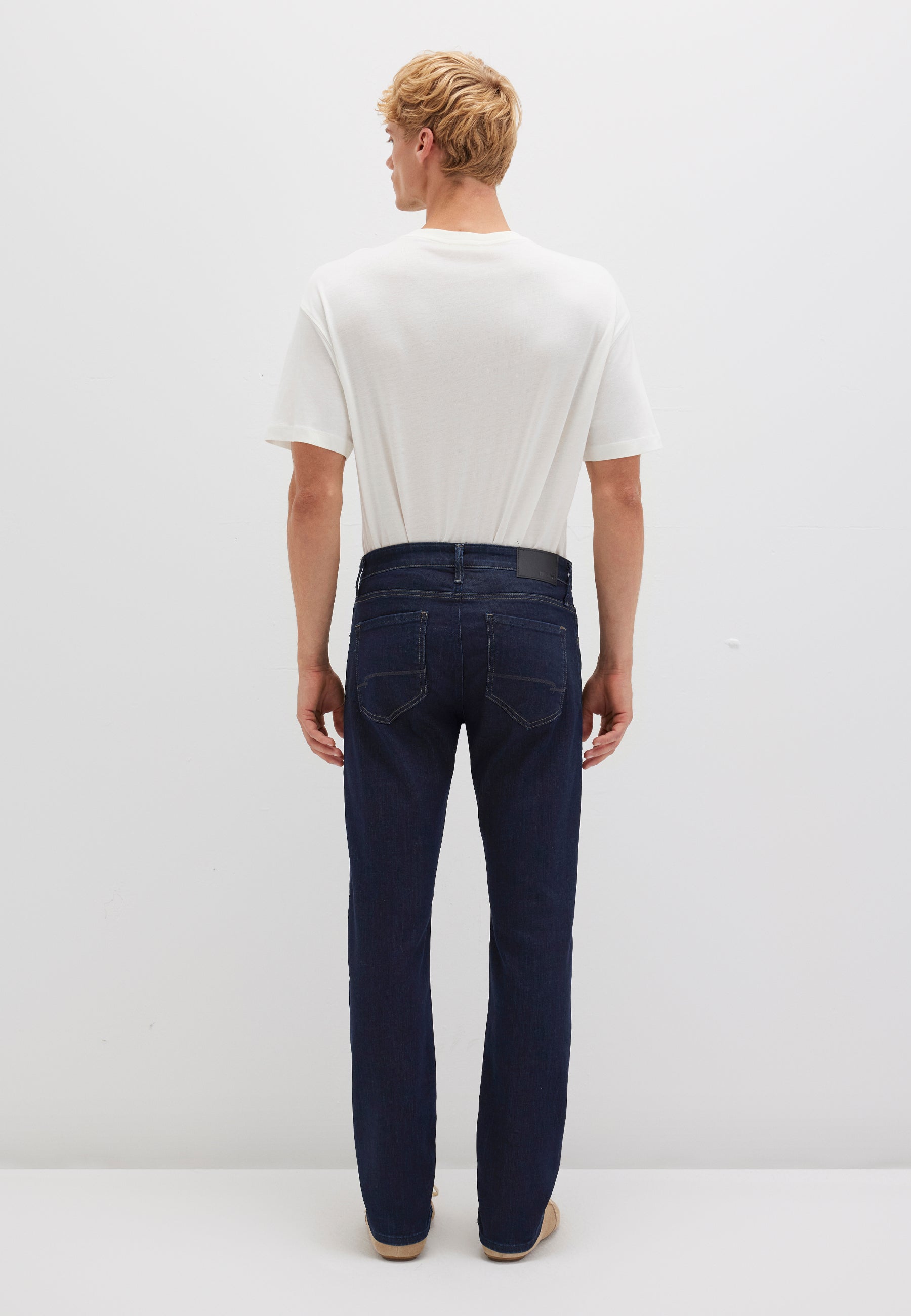 Marcus in Rinse Comfort Jeans Mavi