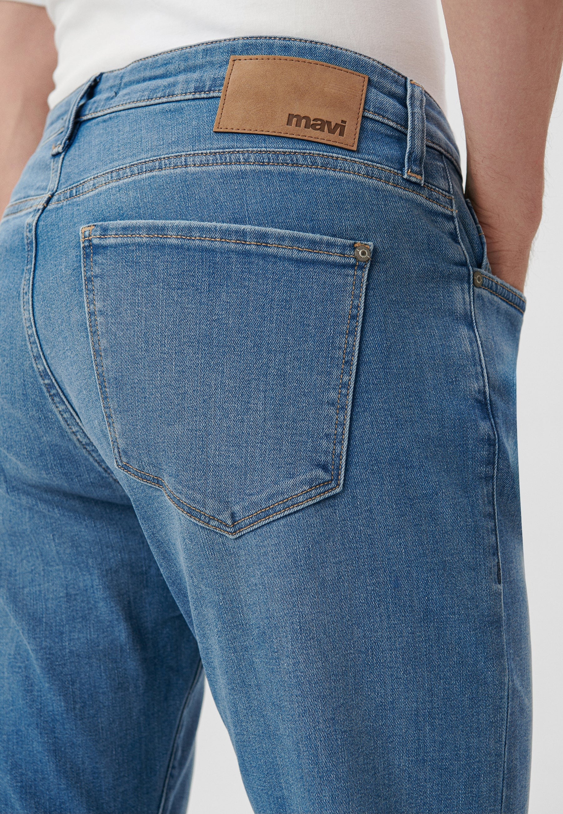 Jake en jeans Mavi légèrement usés