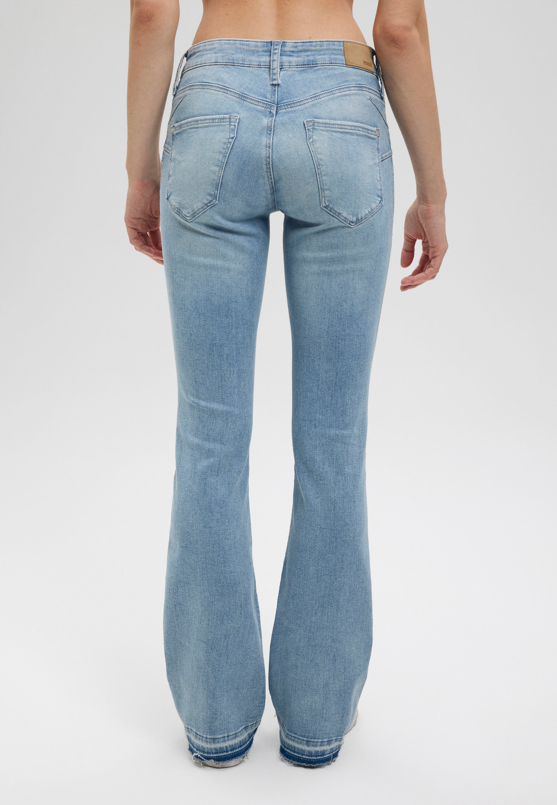 Bella in Lt Blue Glam Jeans Mavi