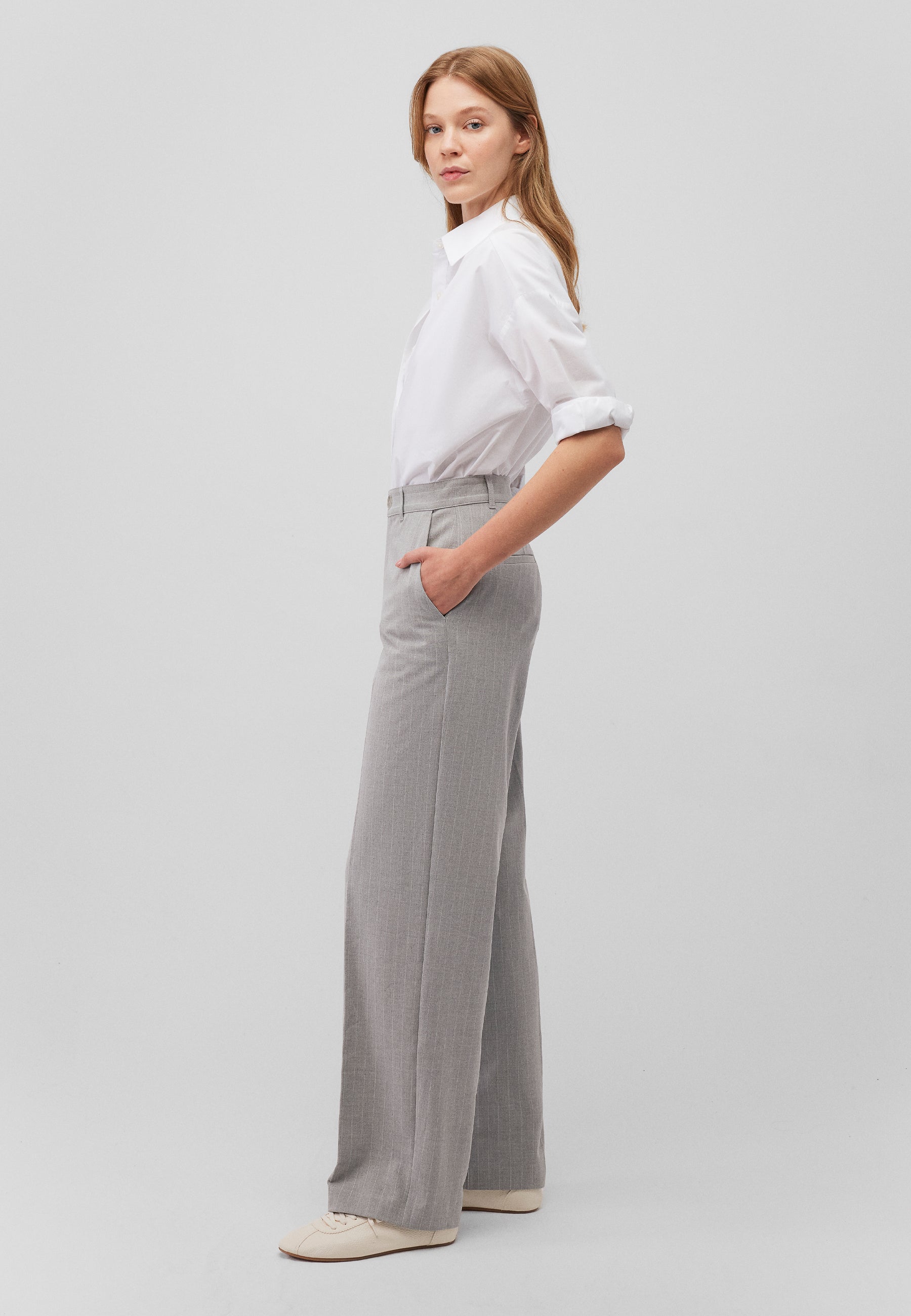 Woven Pants in Grey Stripe Pantalon Mavi