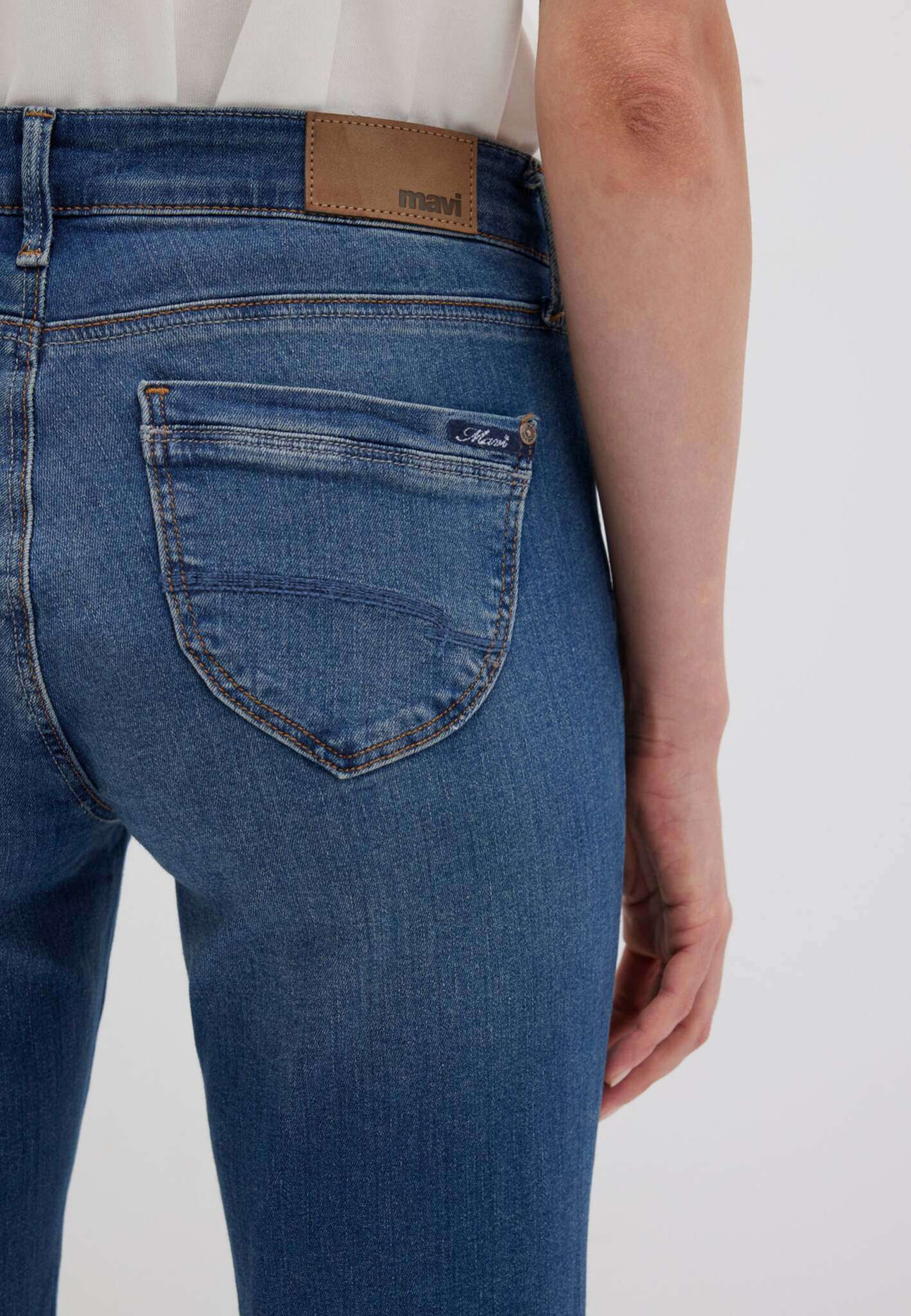 Sophie en jeans Deep Memory Fit Mavi