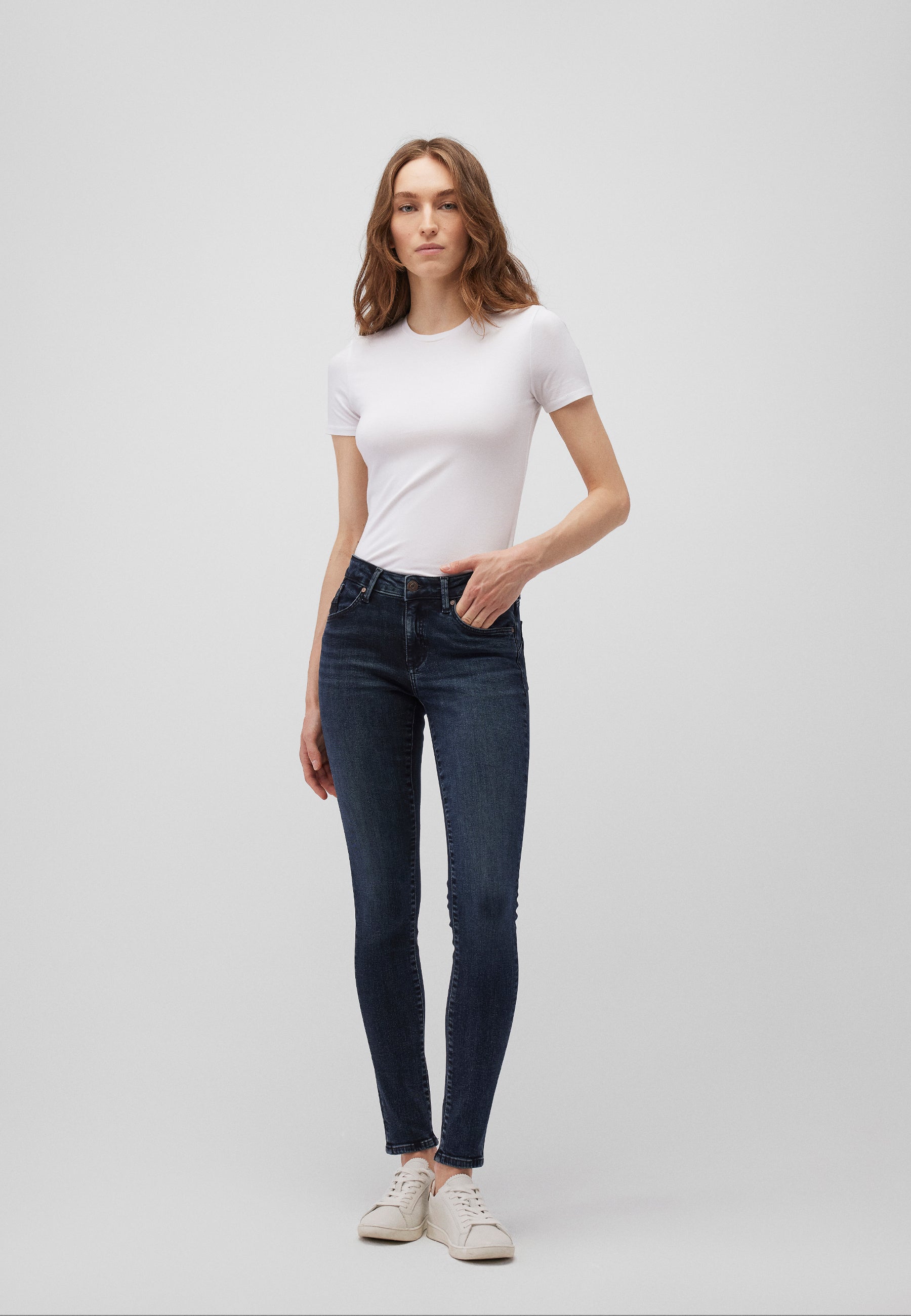 Adriana en jeans Glam Dark Ink Mavi