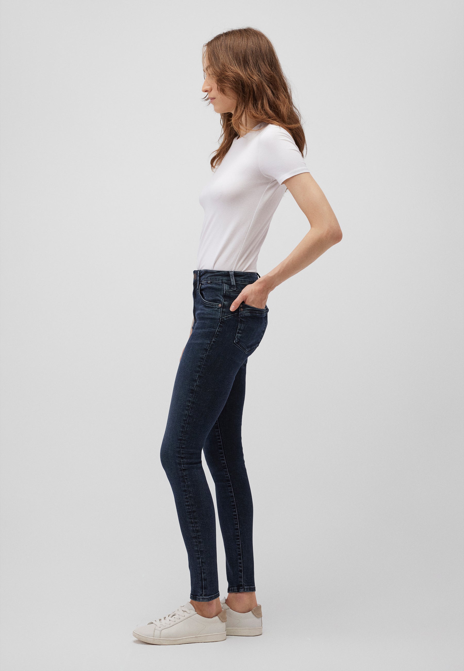 Adriana en jeans Glam Dark Ink Mavi