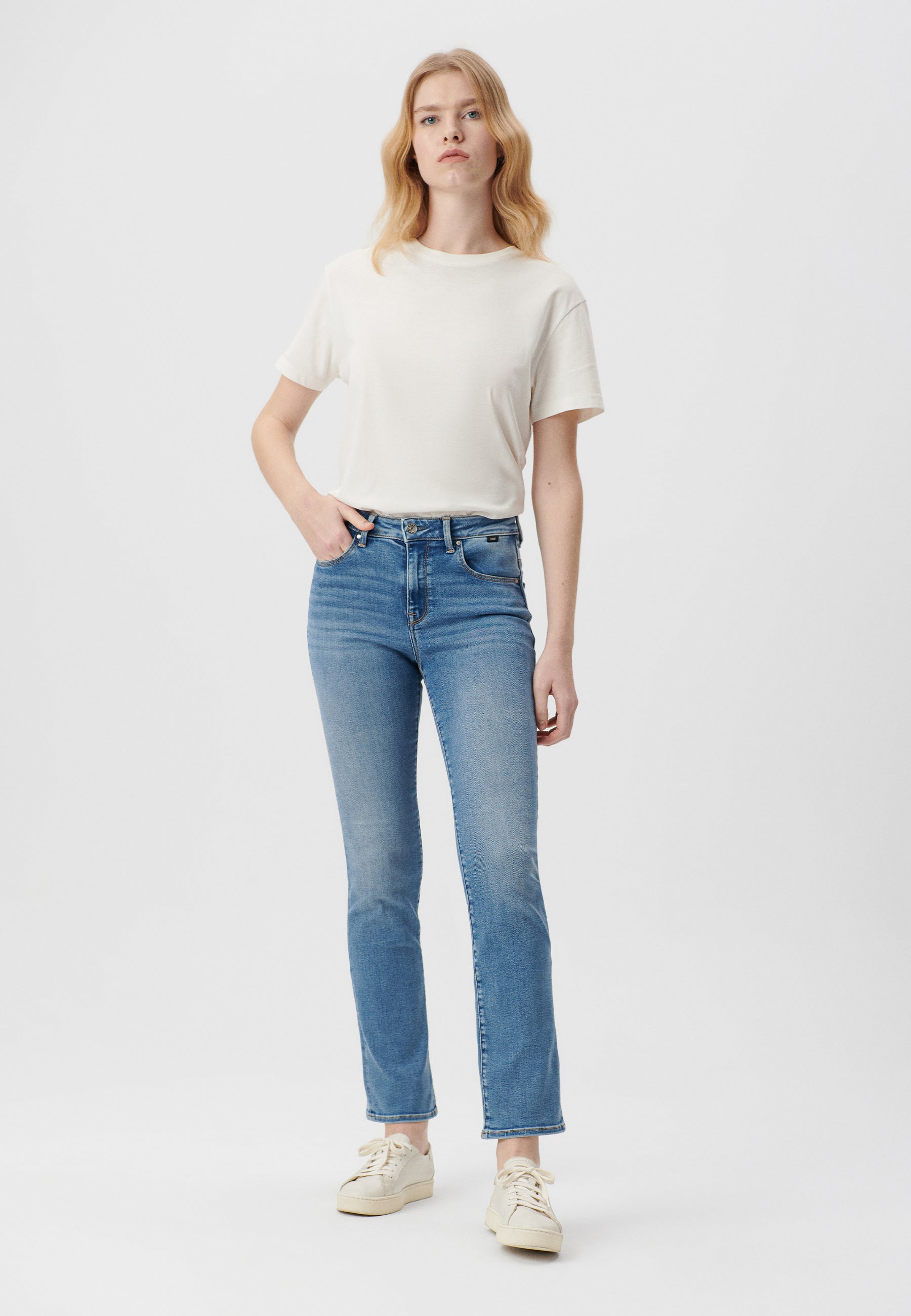 Kendra in Lt Brushed Super Shape Jeans Mavi
