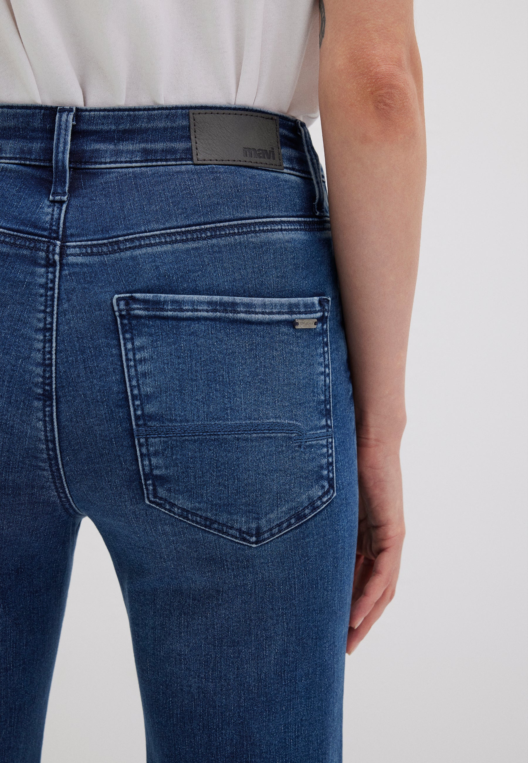 Kendra en jean Indigo Blue Sateen Str Mavi