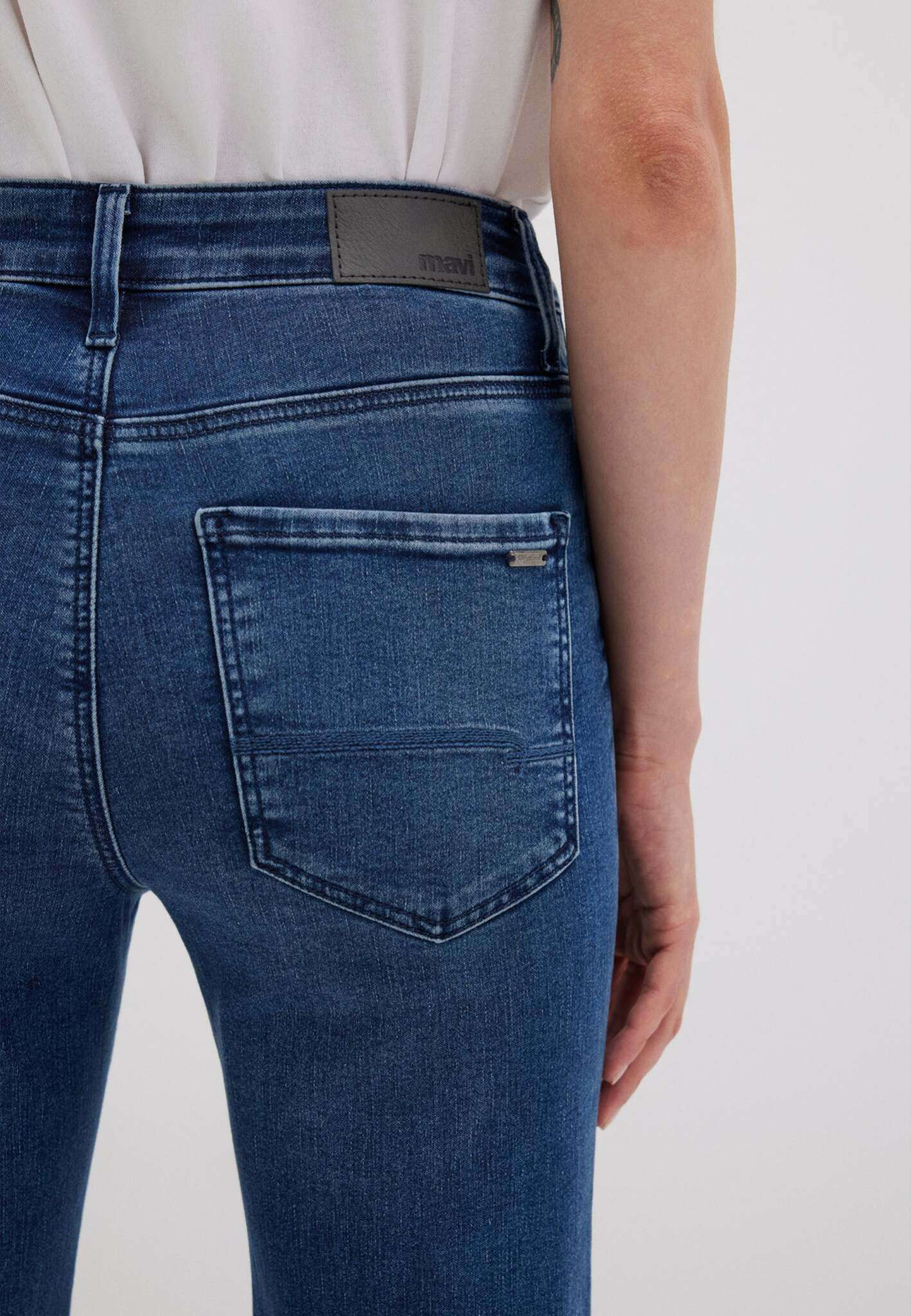 Kendra en jean Indigo Blue Sateen Str Mavi