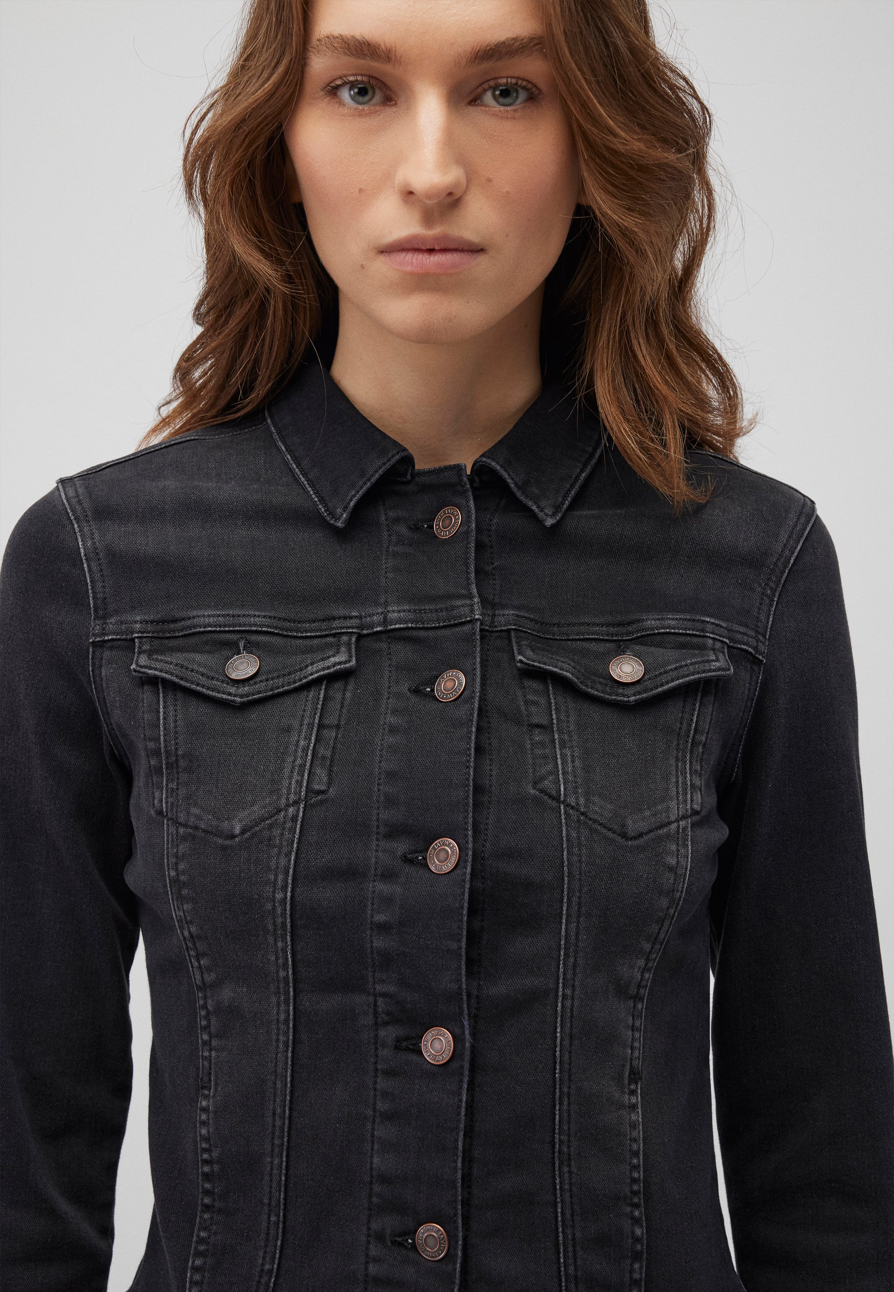 Daisy in Dark Smoke Vestes de sport Mavi