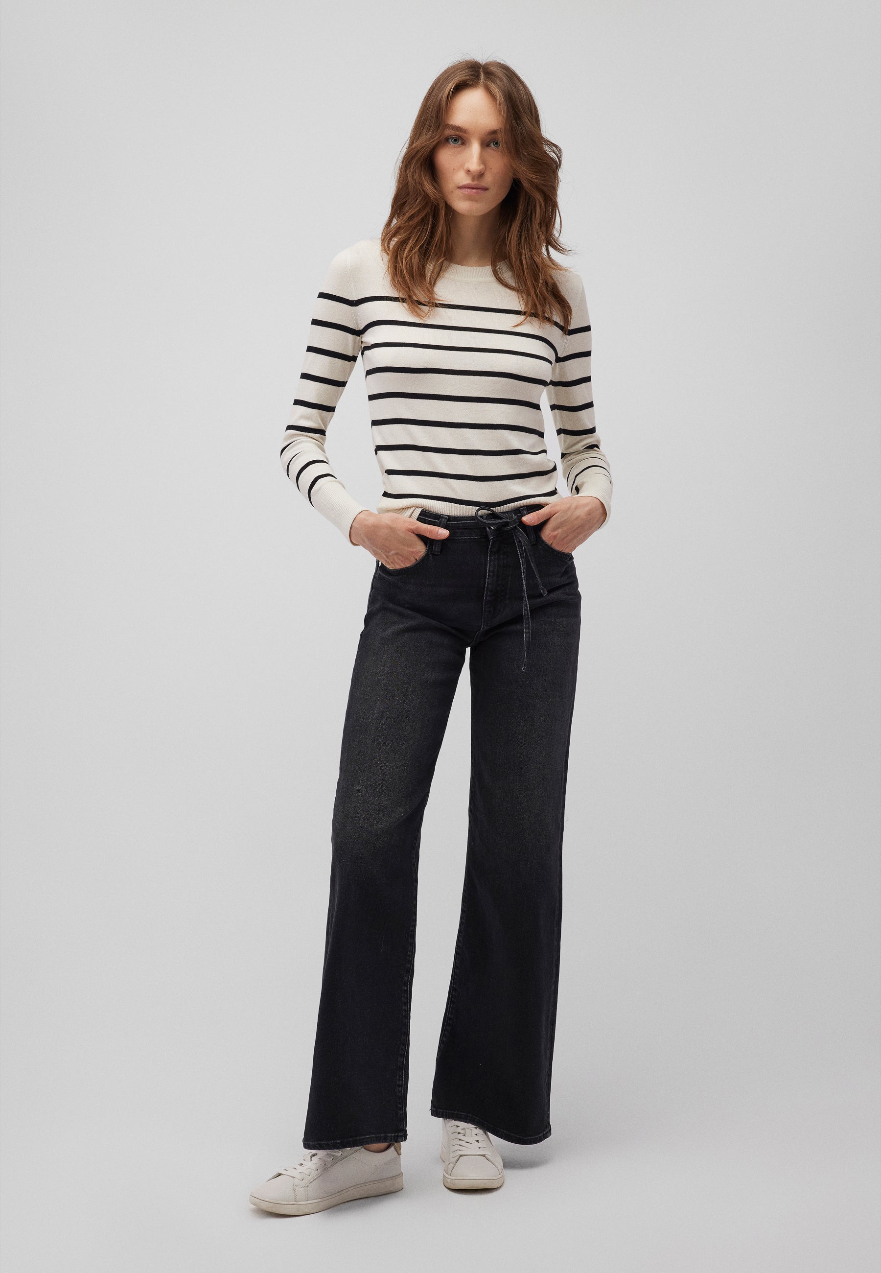 Sweat ras du cou à rayures noires Pull Mavi