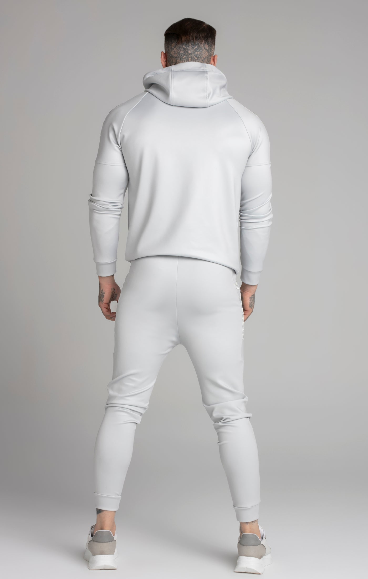 Embroidered Panel Cuffed Pantalon en Grey Pantalon SikSilk