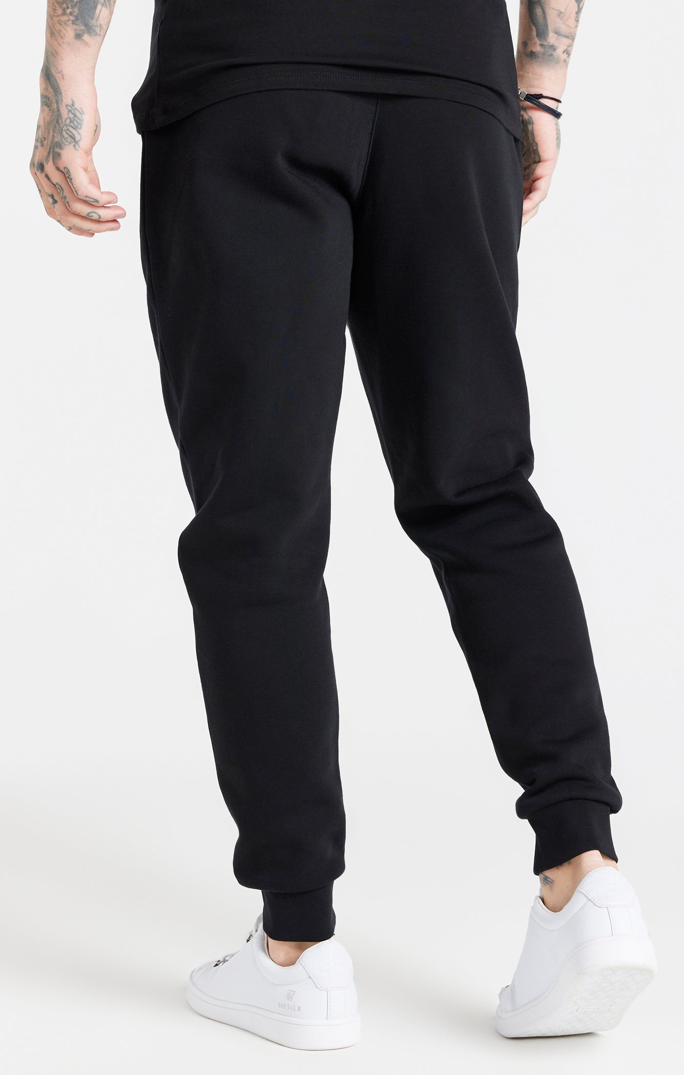 Essential Cuffed Jogger in Black Pantalon SikSilk