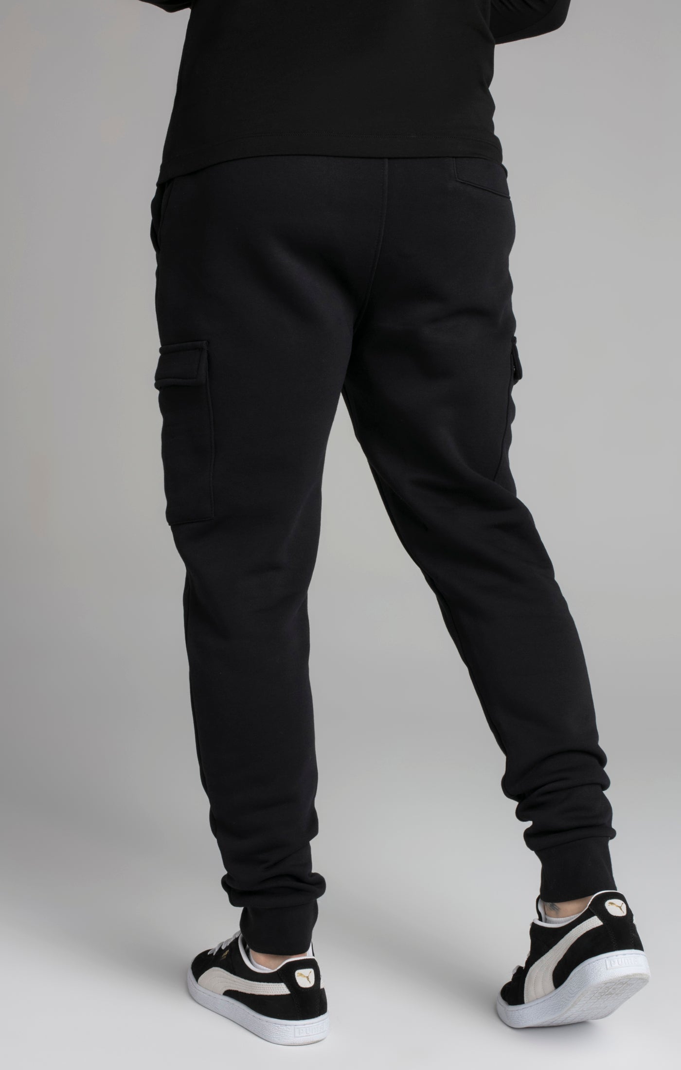 Essential Cargo Jogger in Black Pantalon SikSilk