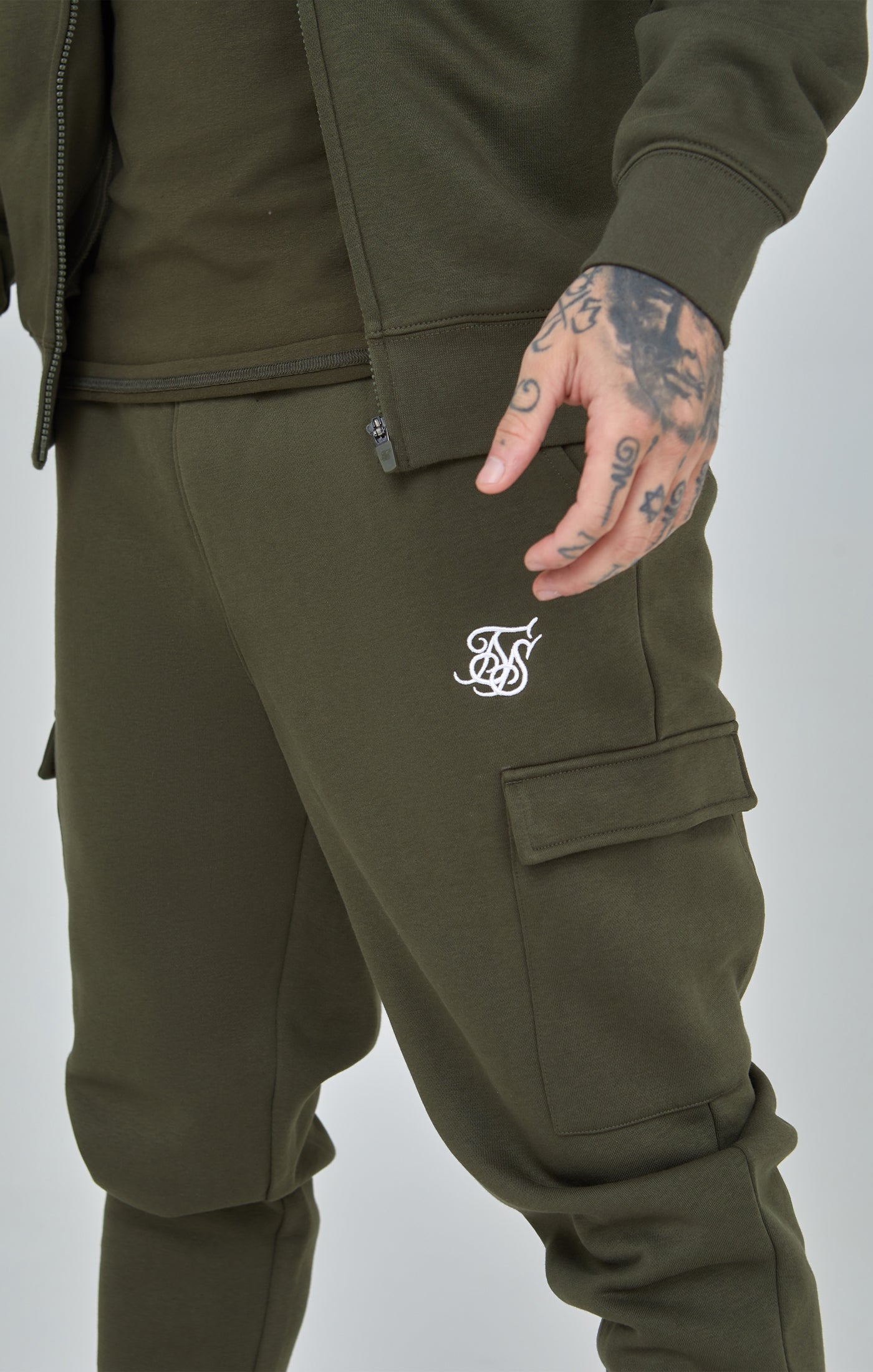 Essential Cargo Jogger en Kaki Pantalon SikSilk