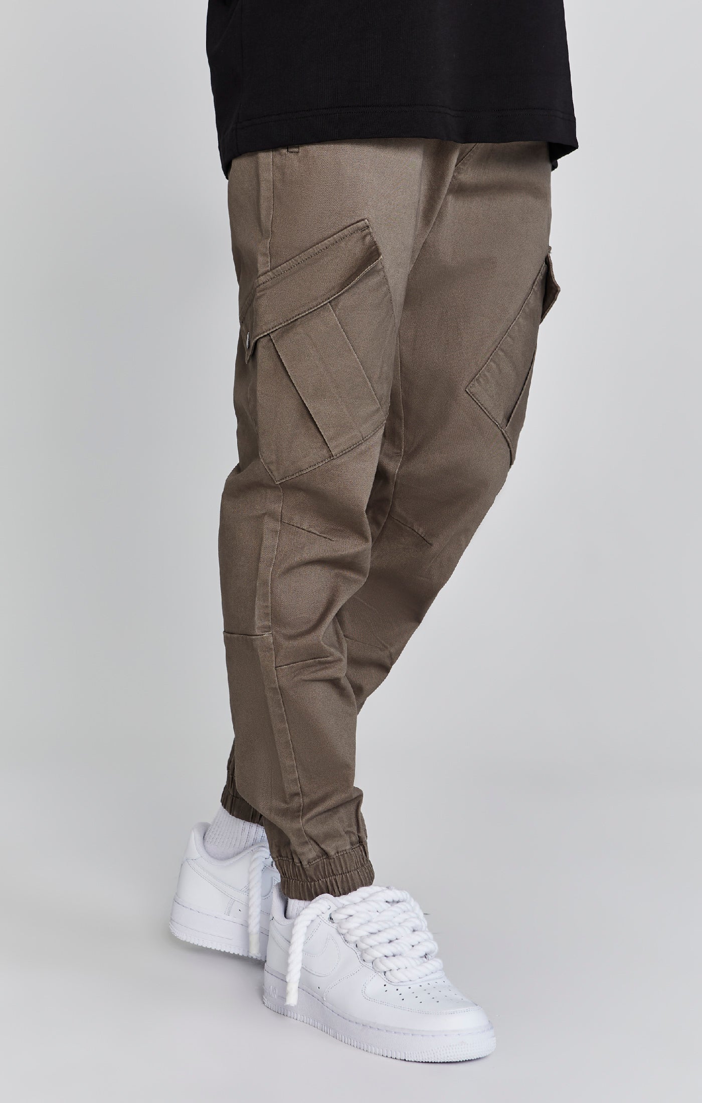 Cargo Pants in Brown Pantalons SikSilk