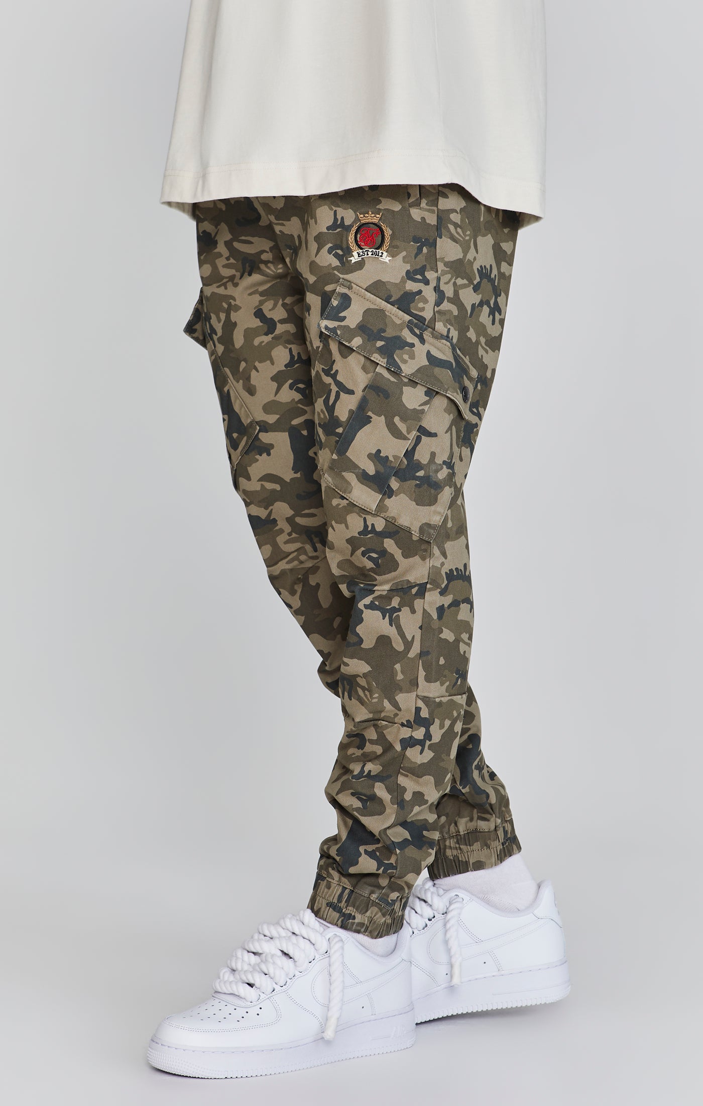 Cargo Pants in Green Camo Pantalons SikSilk