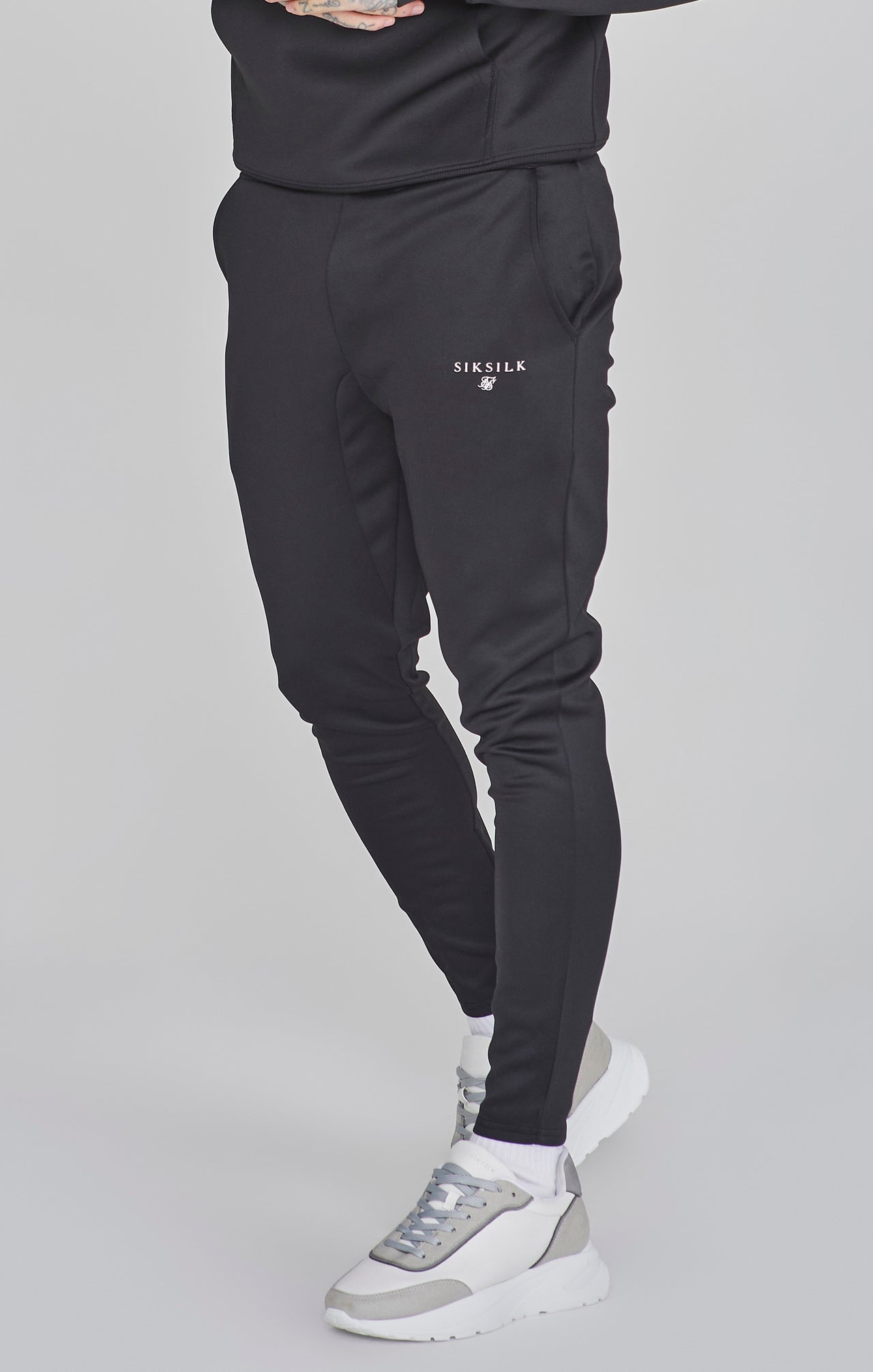 Essentials Poly Joggers in Black Pantalon SikSilk