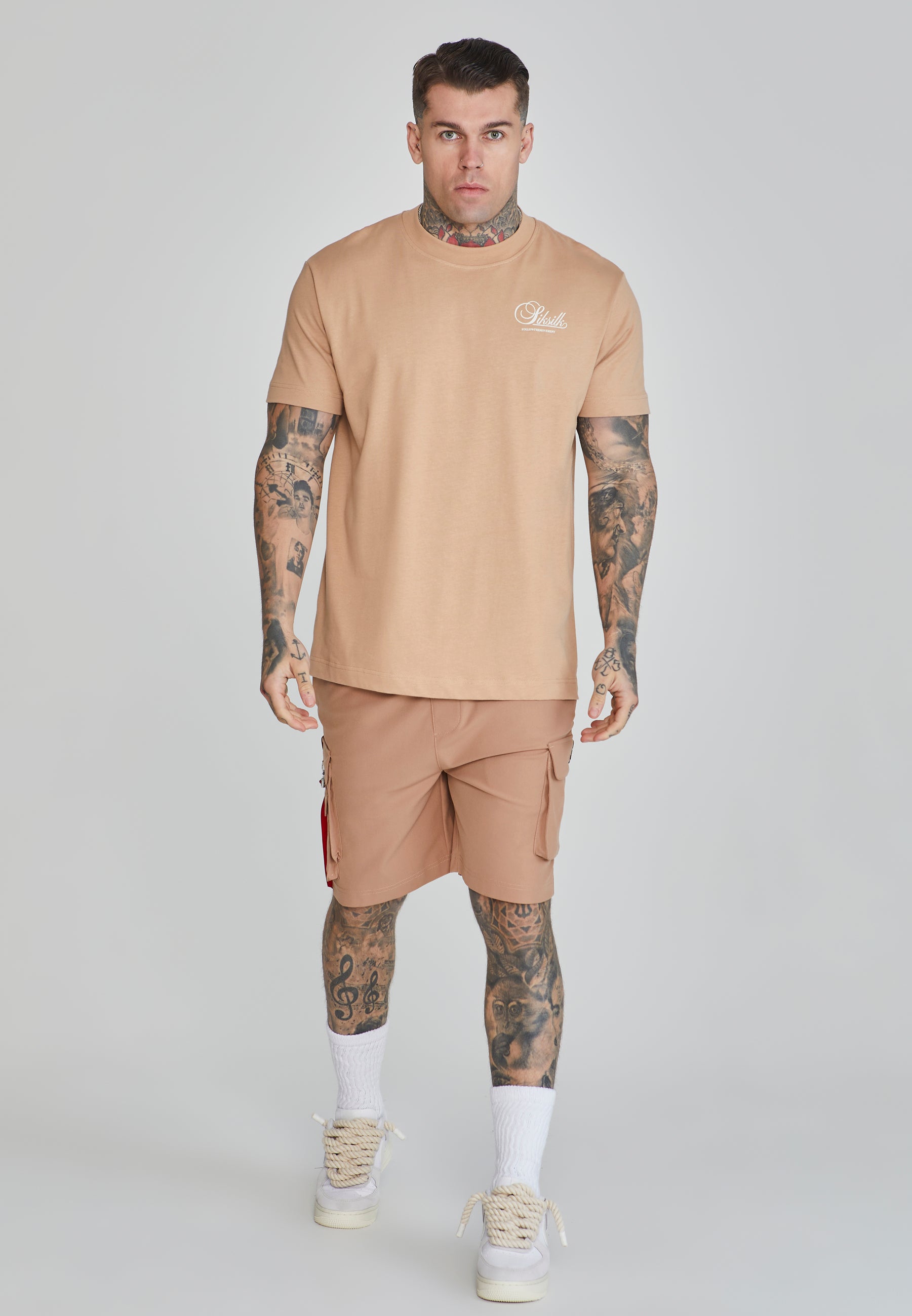 T-shirt graphique en marron T-shirts SikSilk