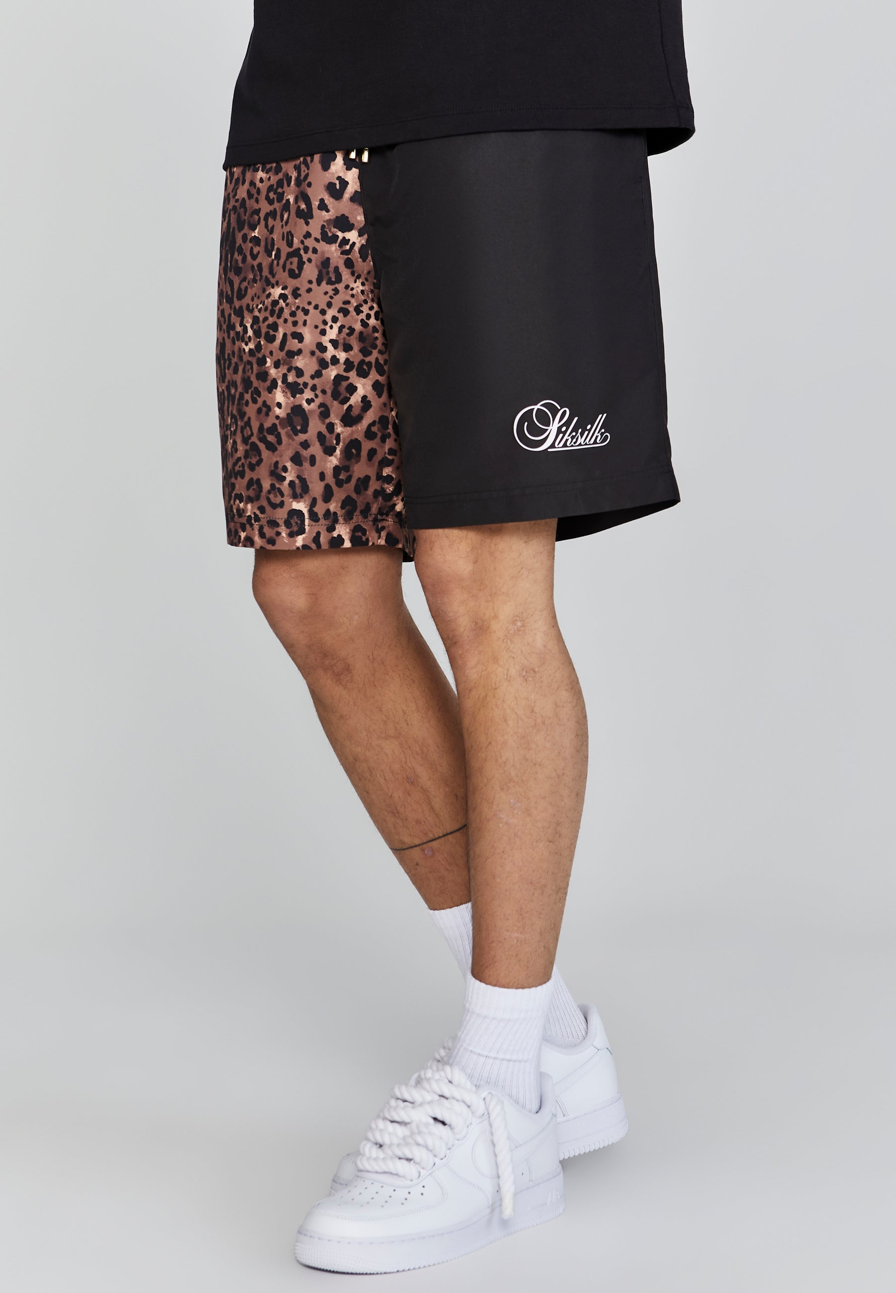 Short imprimé animalier en noir Short SikSilk