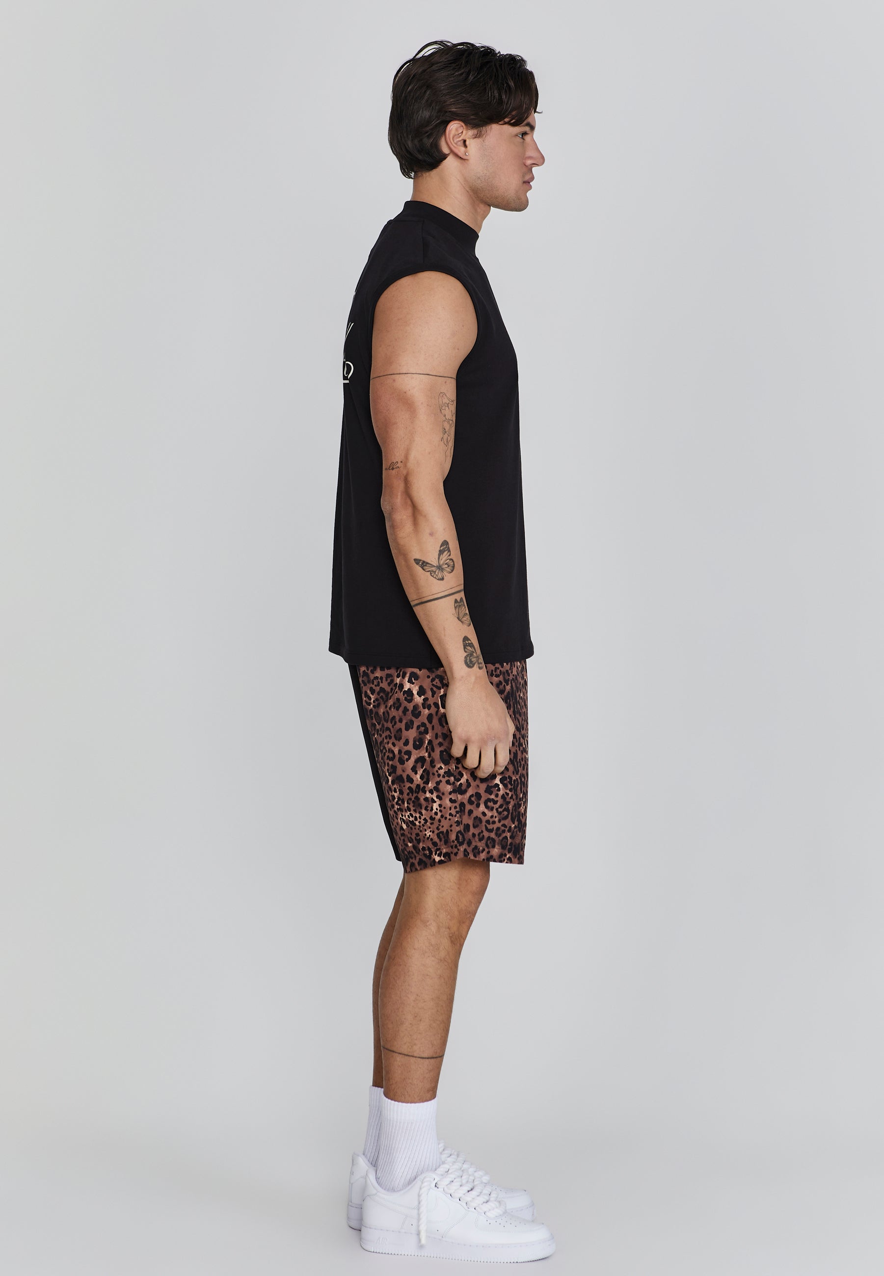 Short imprimé animalier en noir Short SikSilk