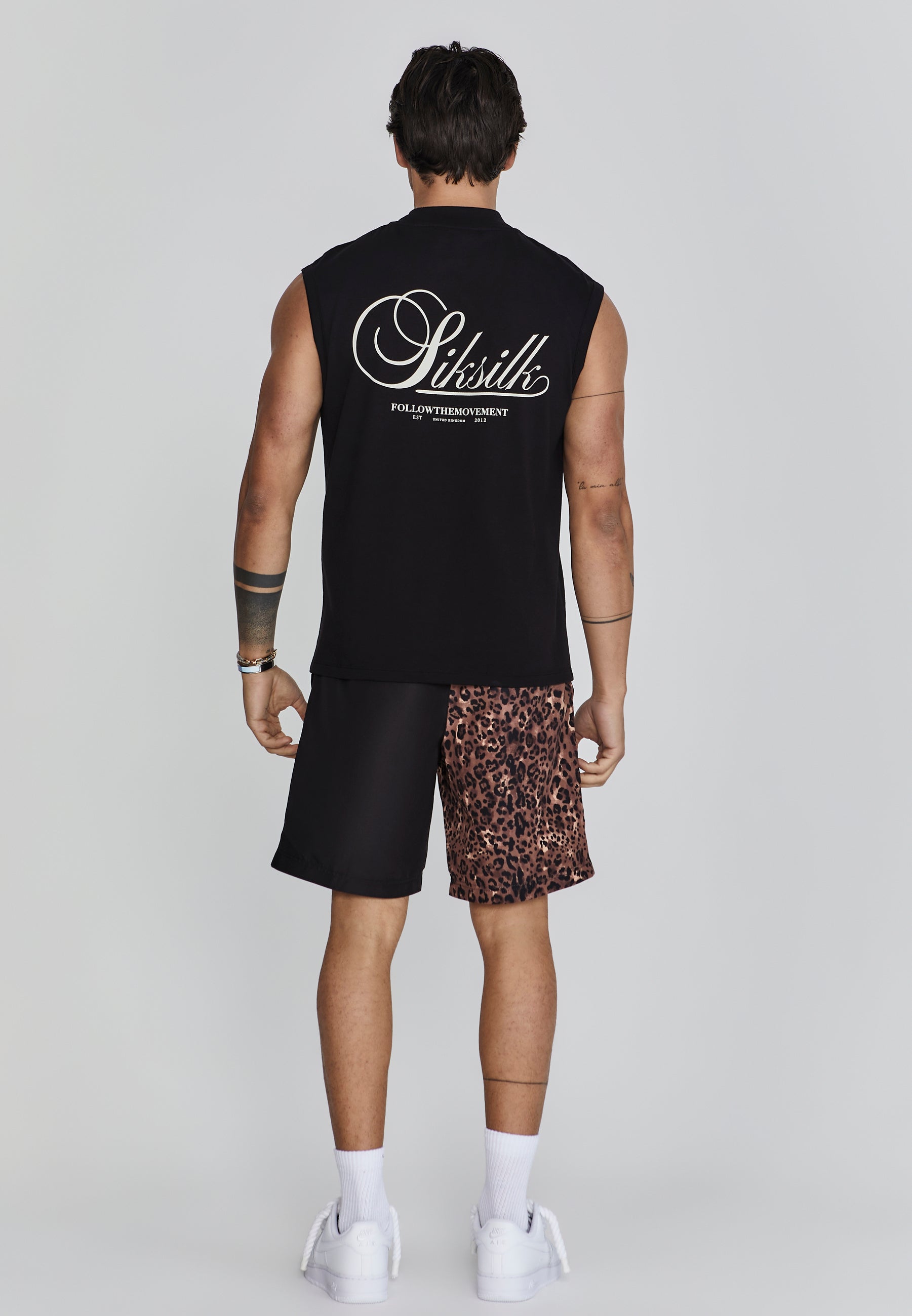 Short imprimé animalier en noir Short SikSilk