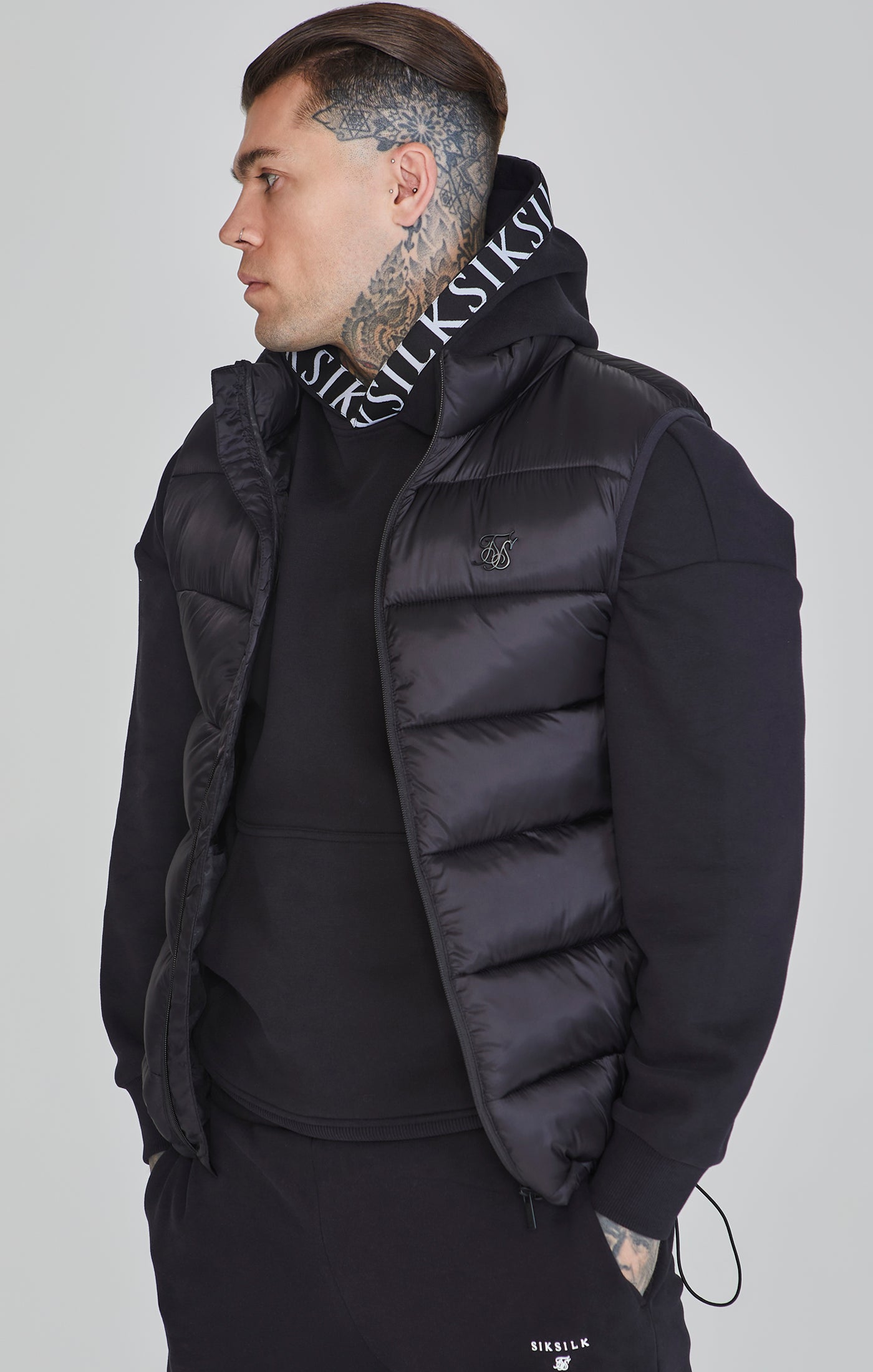 Gilet in Black Vestes SikSilk
